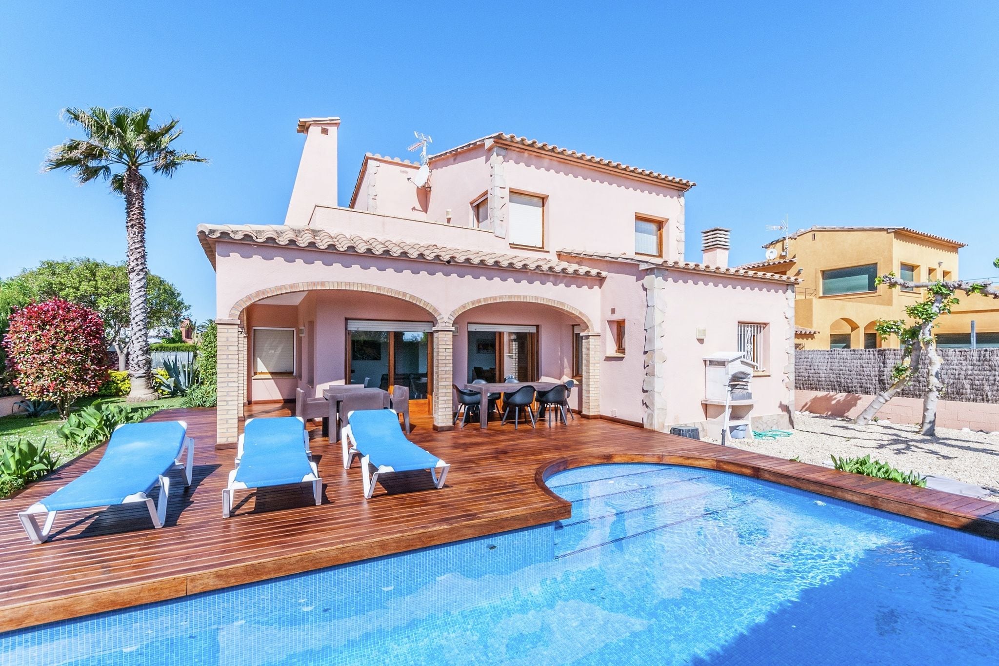 Luxuriöse Villa St. Pere Pescador mit Swimmingpool