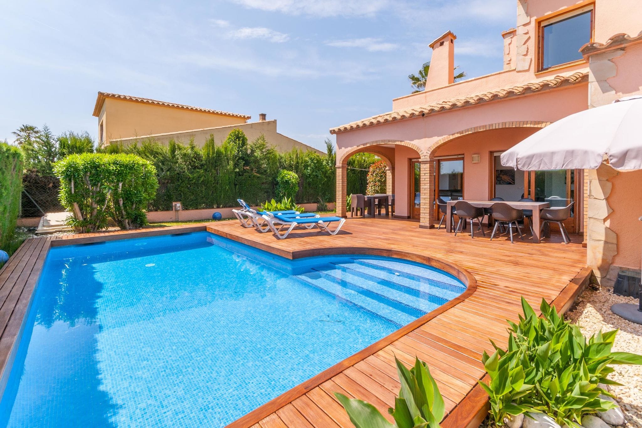 Mooie vakantievilla in Sant Pere Pescador met privézwembad