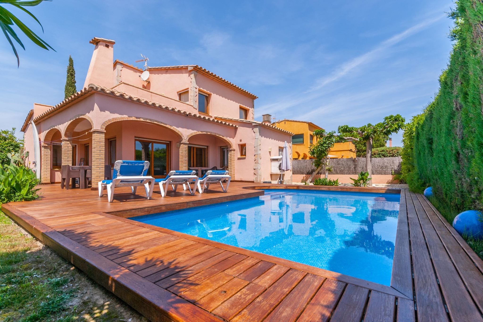 Luxuriöse Villa St. Pere Pescador mit Swimmingpool