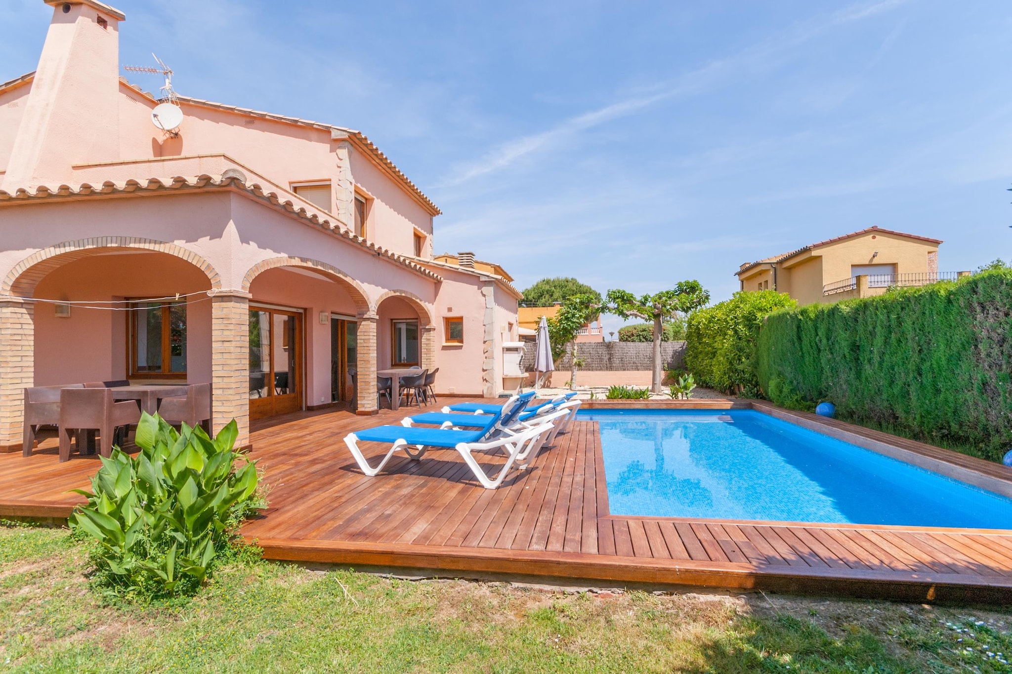 Luxuriöse Villa St. Pere Pescador mit Swimmingpool