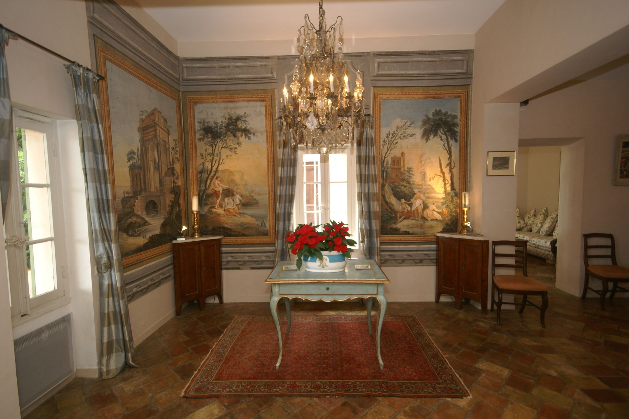 Elegante Villa in Cannes, aus dem 18. Jahrhundert mit Privatpool und Meerblick