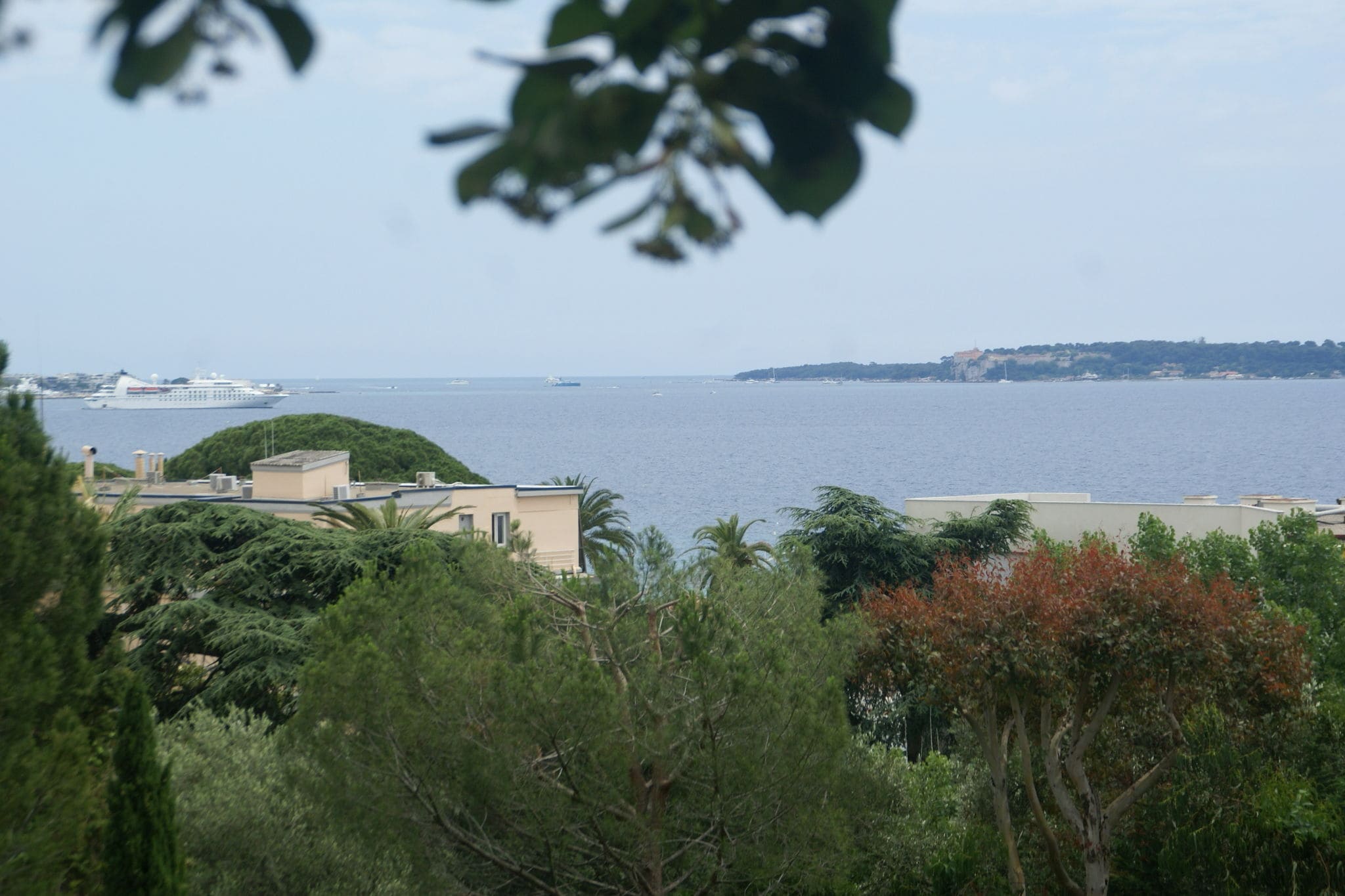 Rustig gelegen, mooie villa uit de 18e eeuw met zwembad en zeezicht, Cannes