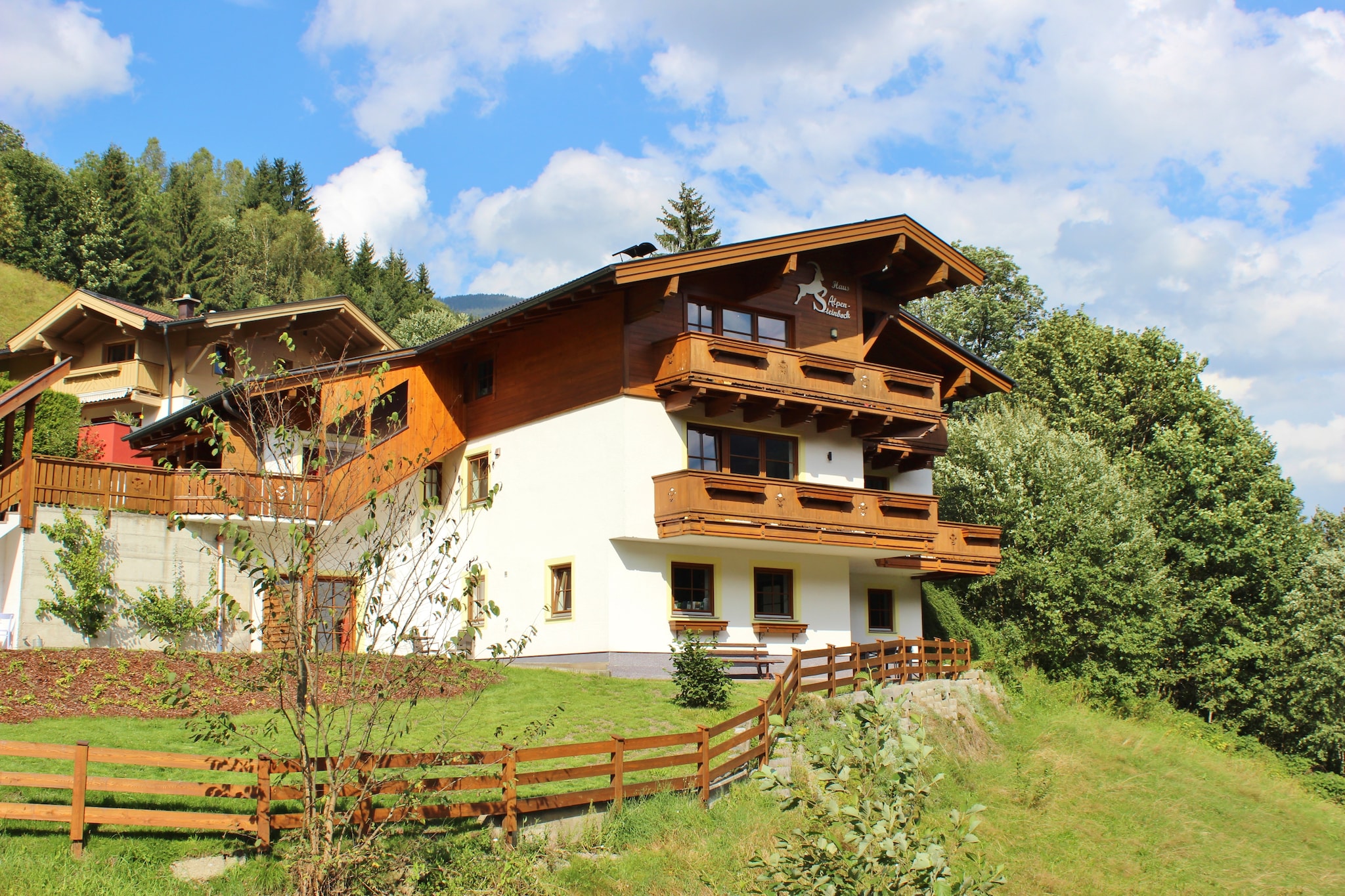 Luxurious Apartment in Saalbach-Hinterglemm near Ski area