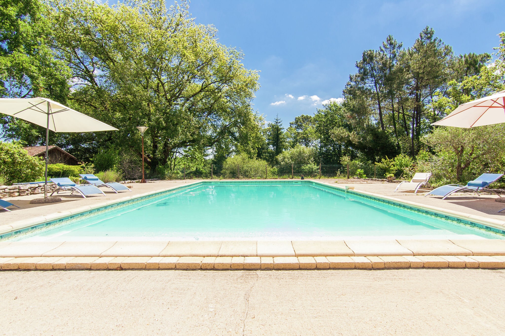Maison de vacances à Bourgnac avec piscine privée