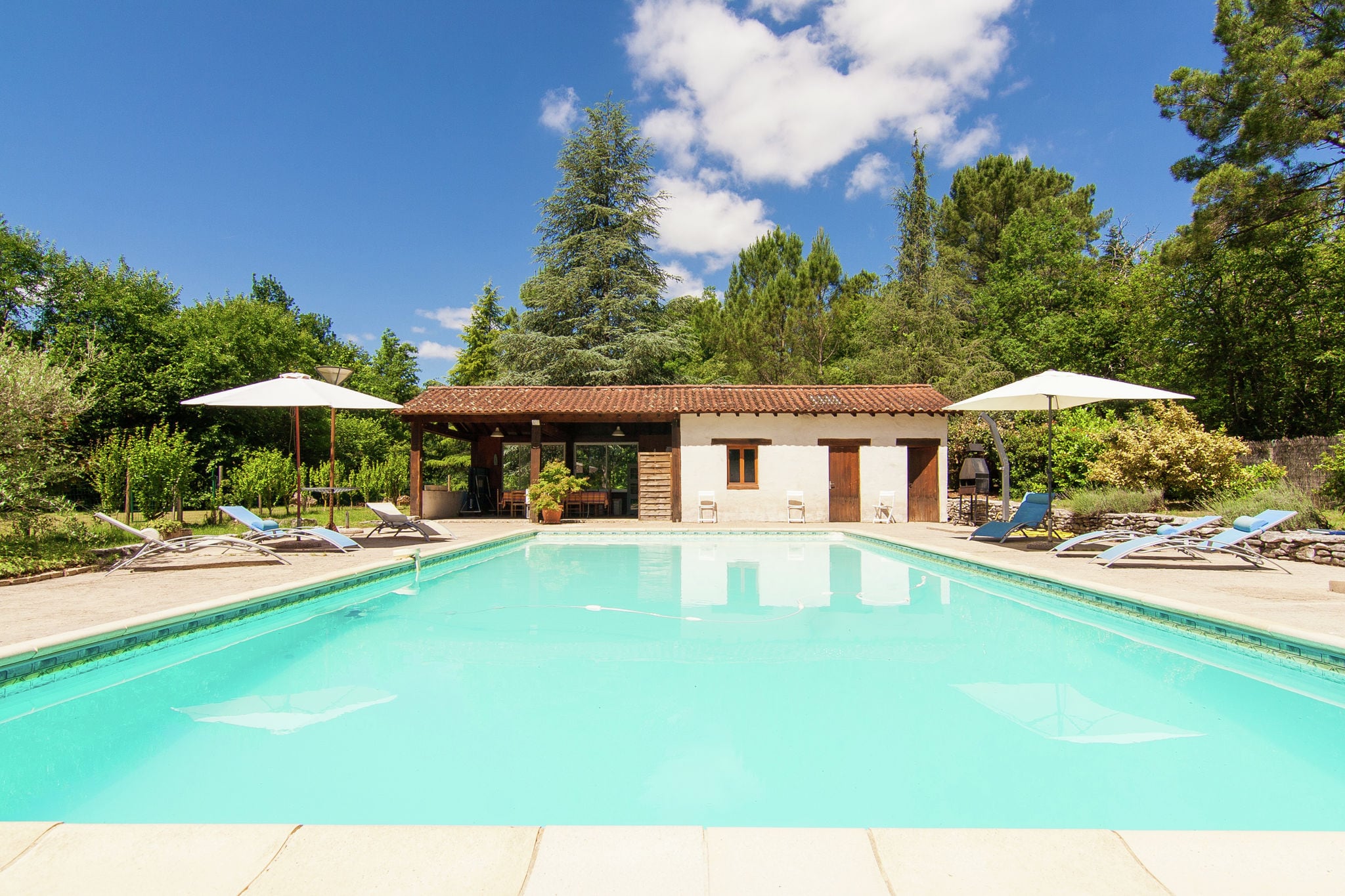 Gemütliches Ferienhaus in Bourgnac mit privatem Pool