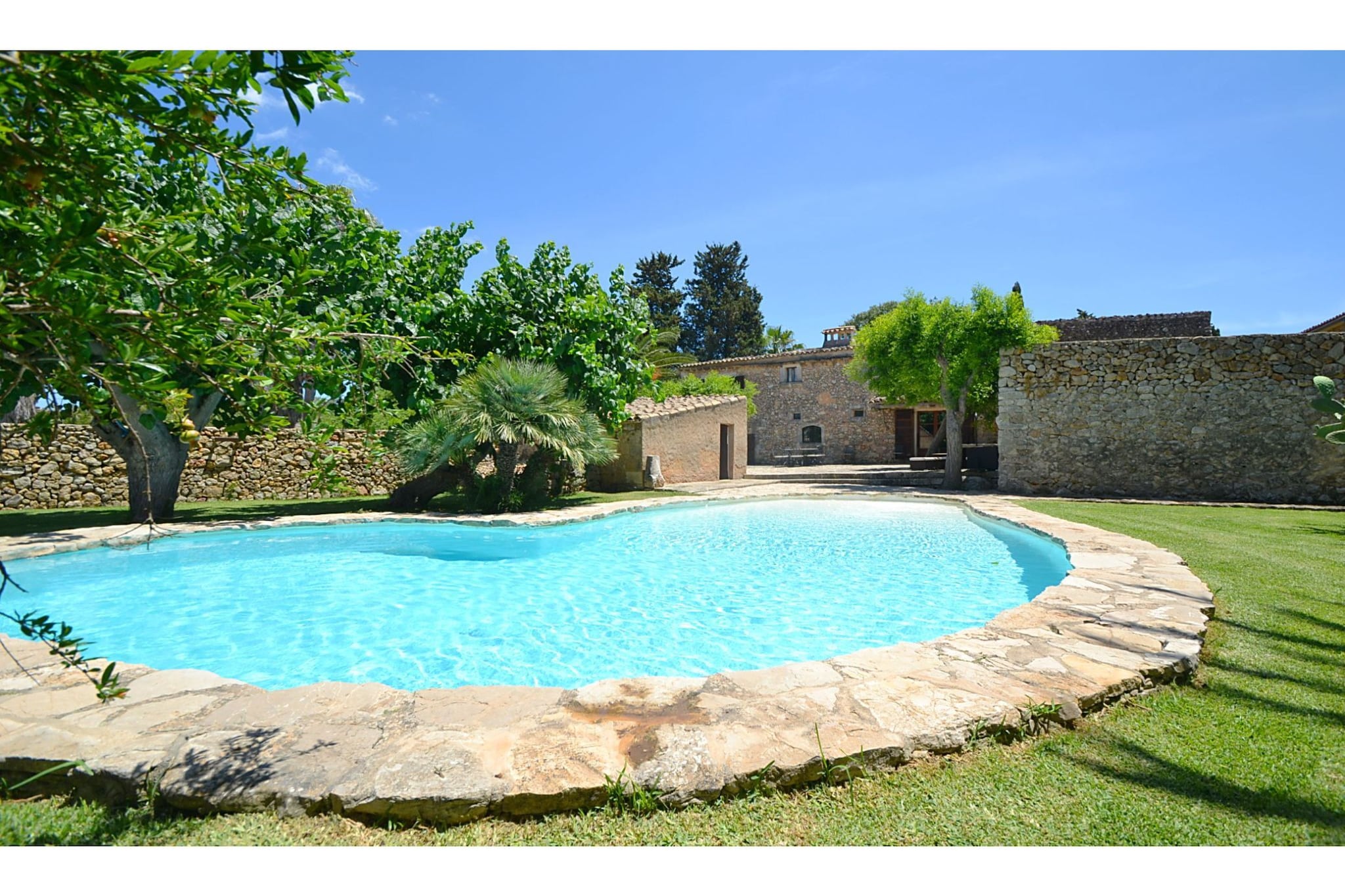 Luxuriously renovated Mallorcan country house for 10 pax