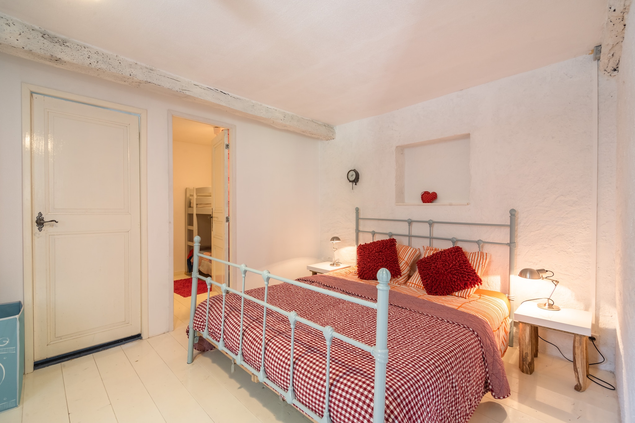 Located in the tranquil countryside of Artigat, this charming villa offers a cozy retreat for up to 4 guests. With one spacious bedroom, a well-equipped kitchen, and a comfortable living area, it’s perfect for a small family seeking relaxation and nature. The private terrace and shared garden with play equipment add to the outdoor charm, while short-term bookings are available for flexible travel plans.
The region is rich in natural beauty and history. Explore the remnants of Cathar castles, enjoy canoeing on nearby rivers, or unwind in thermal spas. Hiking and cycling trails abound, and the public swimming pool in Artigat is just 1.5 km away. For local flavors, dine at Marie Cuba Café in Artigat or venture to La grignothèque in Saverdun.
Nearby attractions include the prehistoric wonders of the Grotte du Mas d'Azil, the immersive Prehistoric Park, and the scenic Cascade de l'Artigue. For garden lovers, Le jardin extraordinaire Lieurac and Vegepolis offer peaceful strolls. Whether you're exploring the Parc naturel régional des Pyrénées Ariégeoises or relaxing on the terrace, this villa is a serene base for discovering southern France.