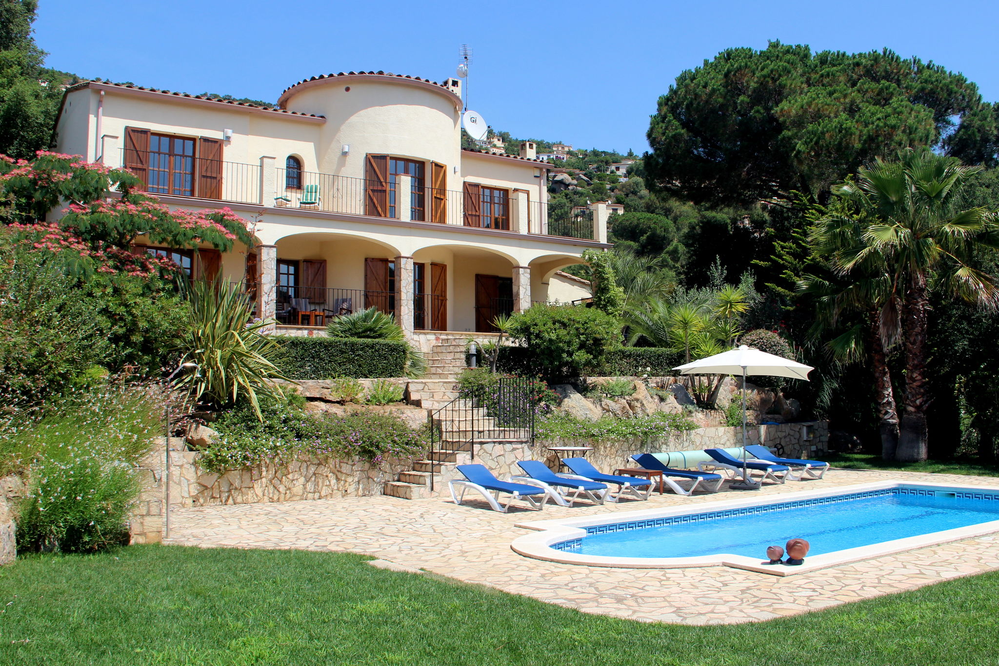 Beautiful holiday home in Calonge with private pool