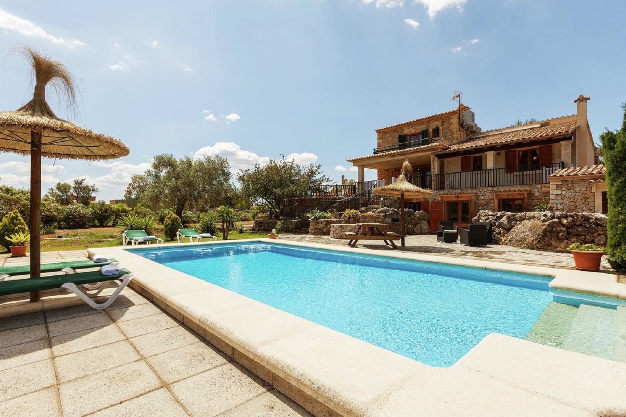 Large and comfortable cottage with private pool located near the sea