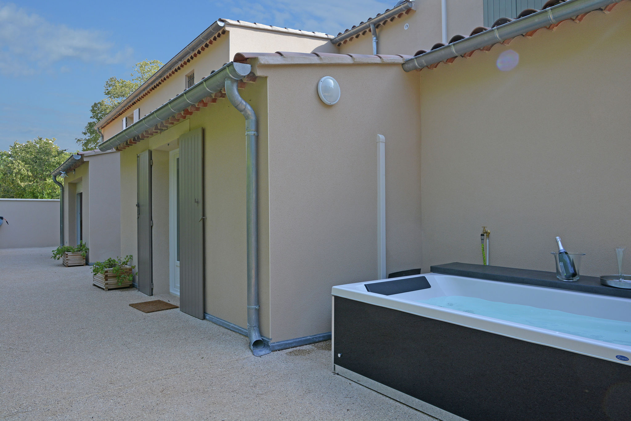 Luxury Villa with Jacuzzi in Carpentras Provence