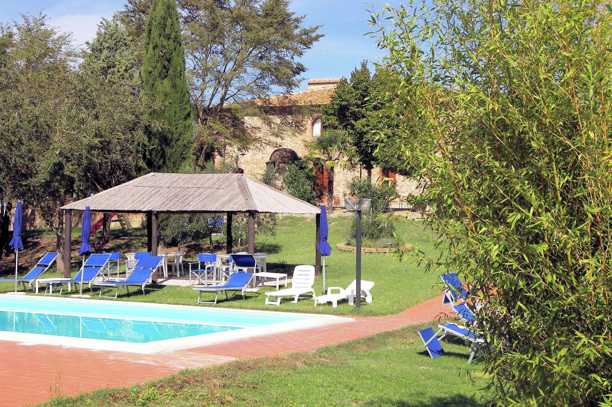 Modern apartment in Peccioli with swimming pool