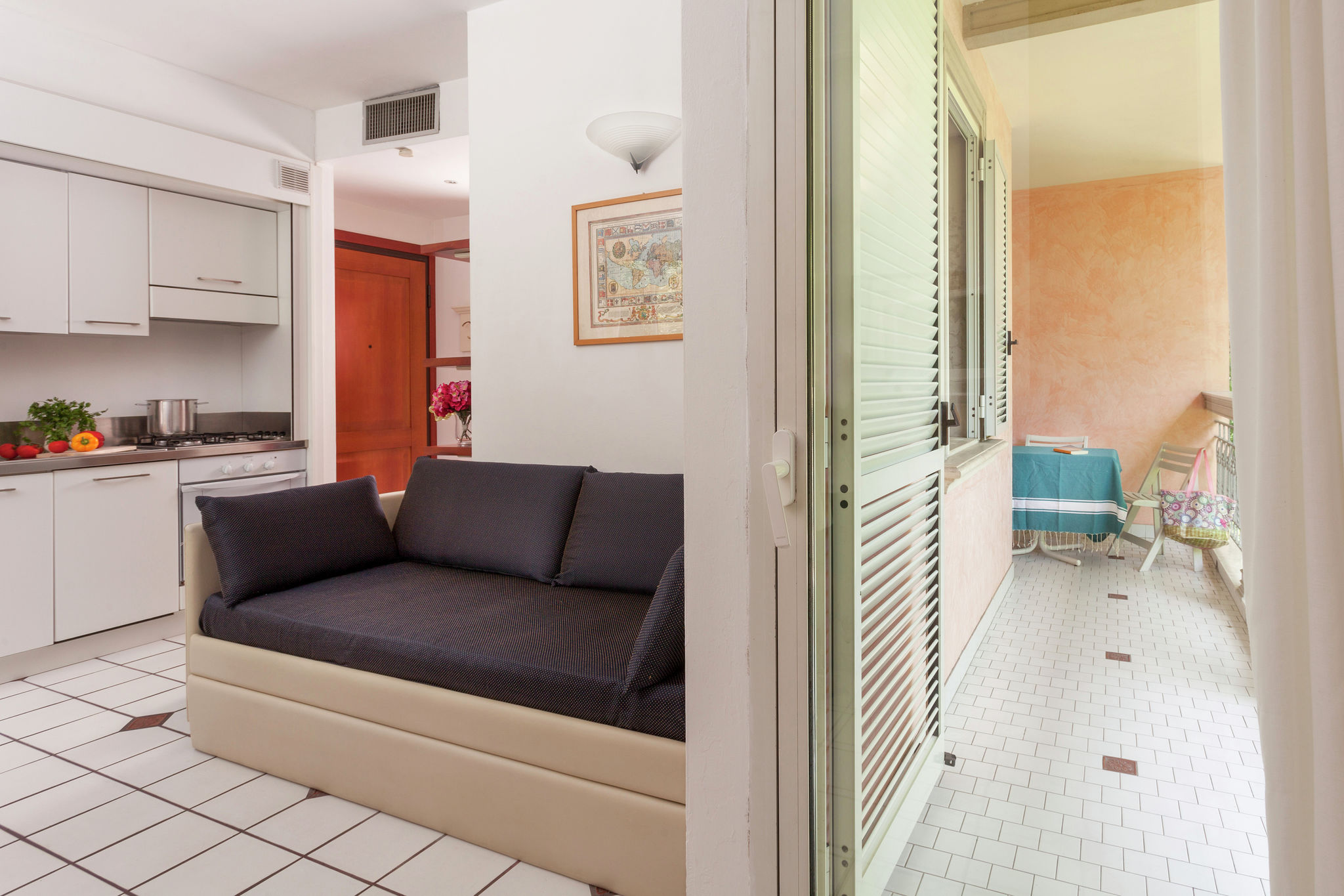 Appartement in villa met zwembad in rustige centrale zone, 150m van zee
