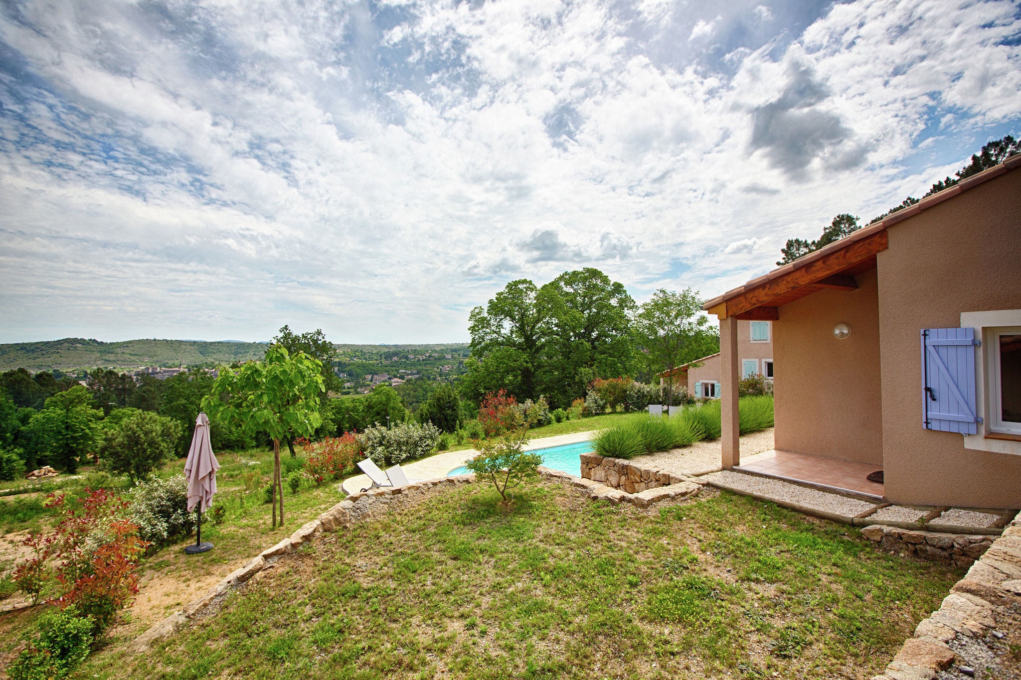 Villa Joyeuse 22-Gardens summer