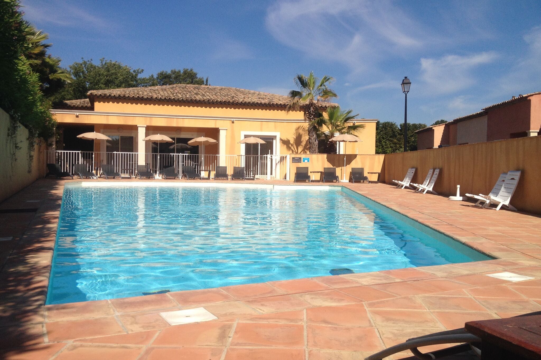 Apartment with AC between Fréjus and the Golf de Saint Tropez