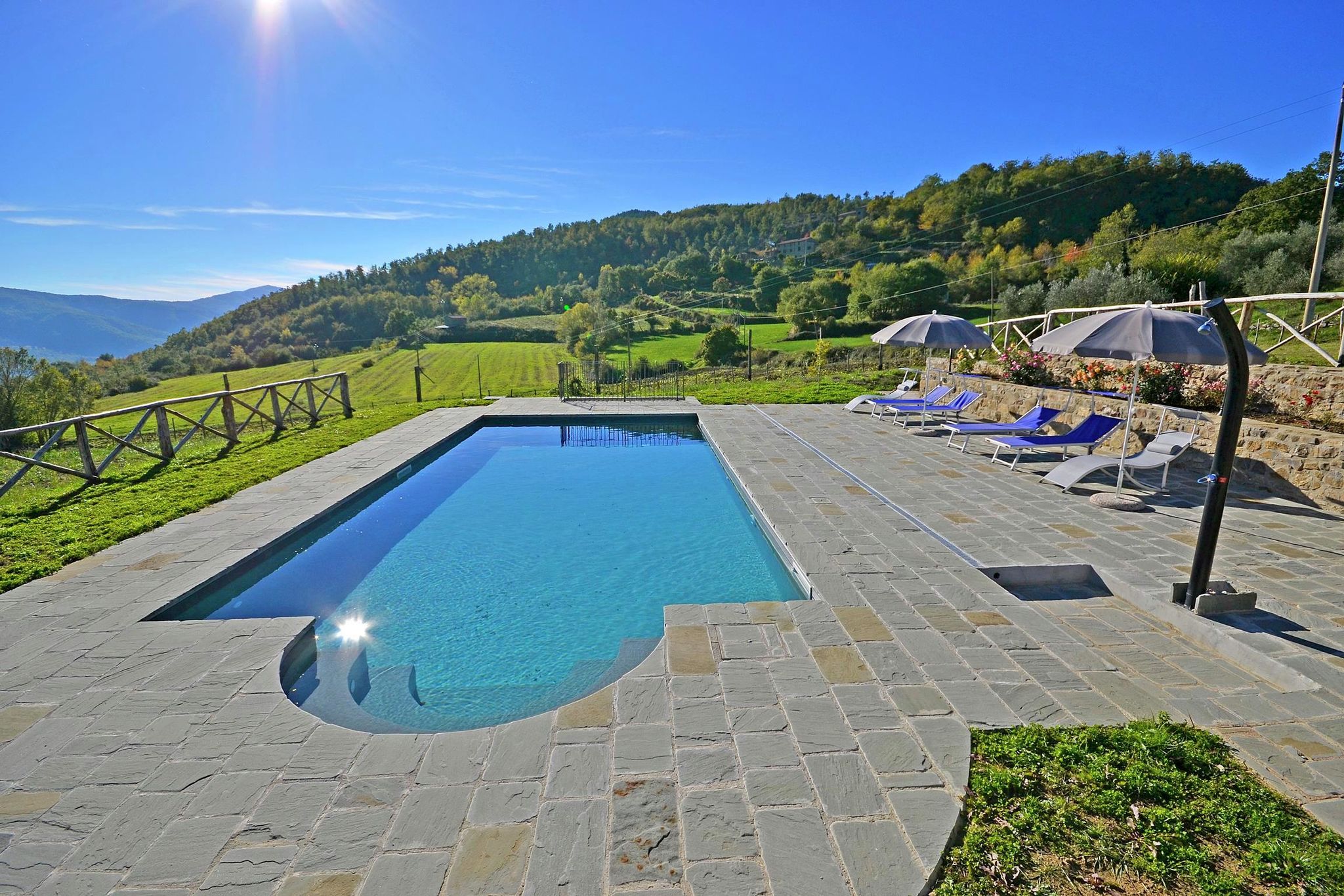 Maison de vacances attrayante avec piscine située à Cortona