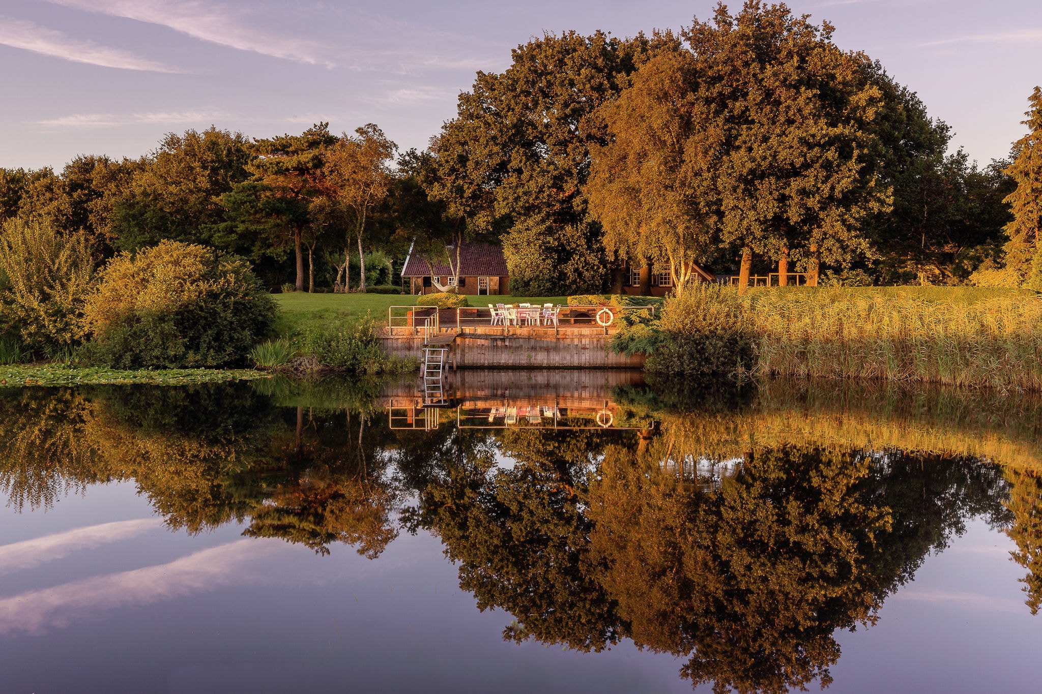 Belle villa à Rheezerveen avec étang