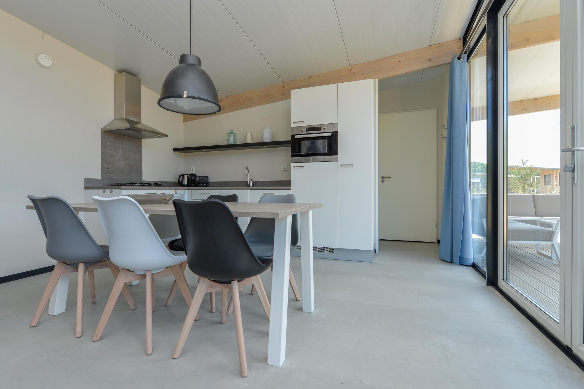 Comfortable lodge with dishwasher, in Bloemendaal