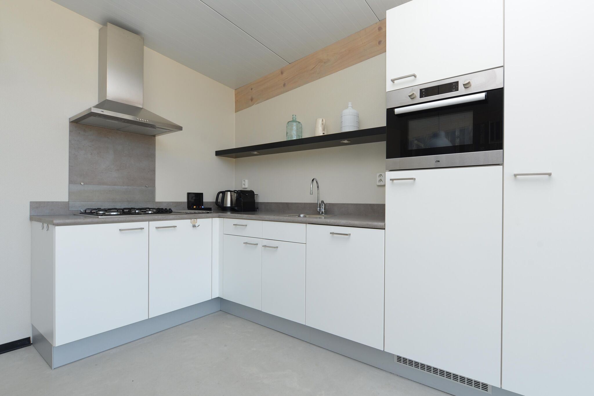 Comfortable lodge with dishwasher, in Bloemendaal