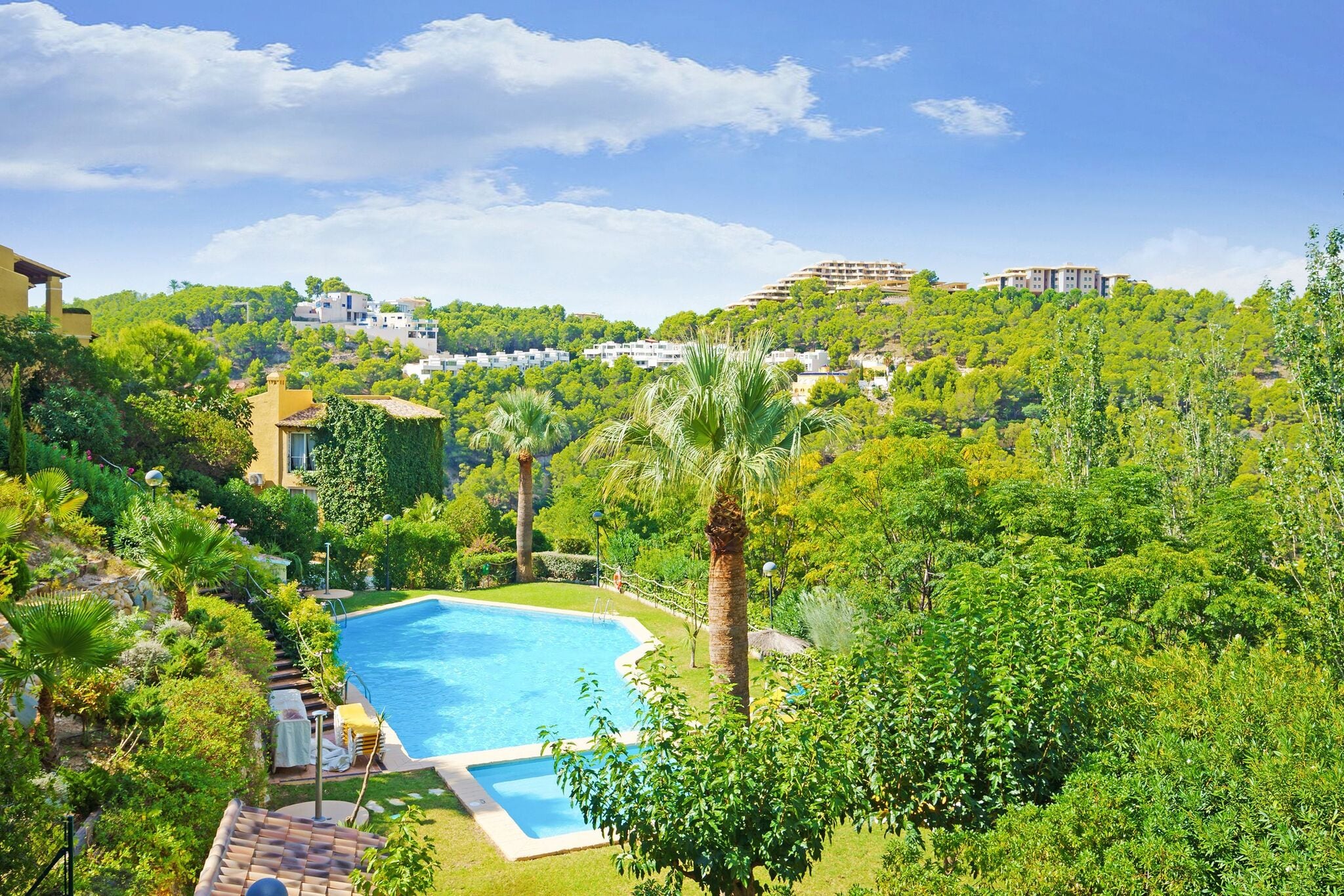 Vrijstaande villa in Altea Hills met groot gedeeld zwembad
