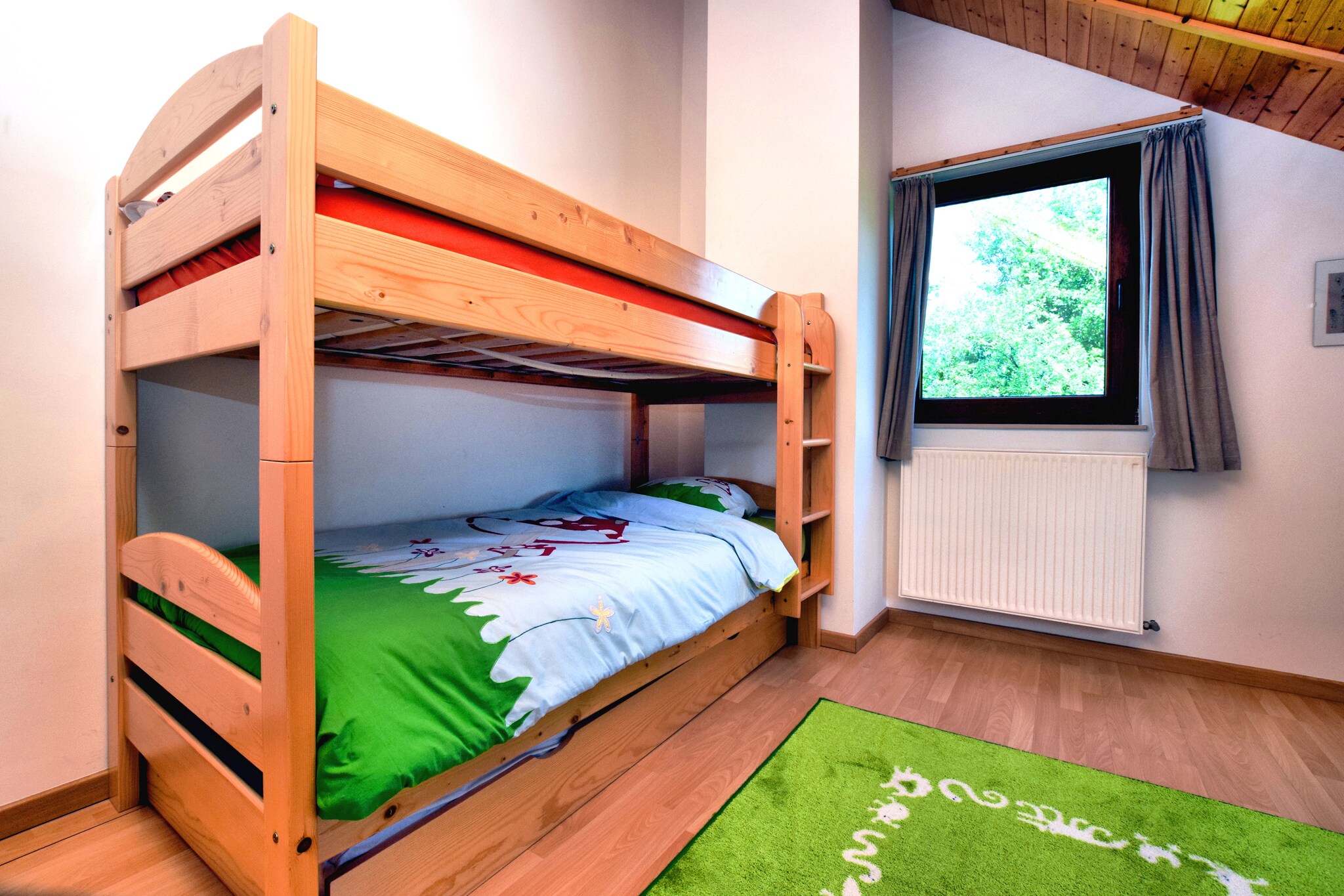 Vakantiehuis Mont max. 8 personen 4 slaapkamers #23