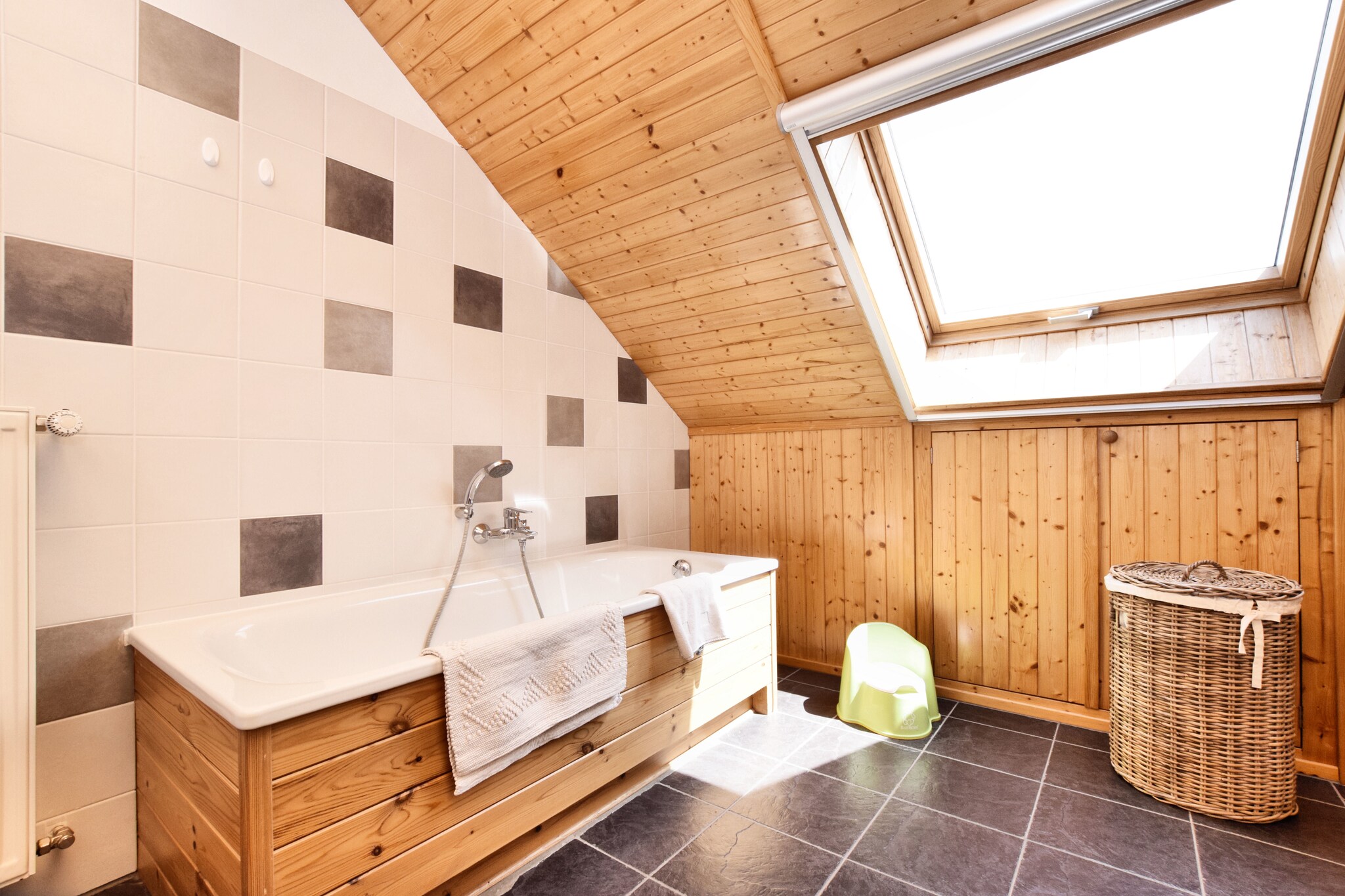 Vakantiehuis Mont max. 8 personen 4 slaapkamers #27