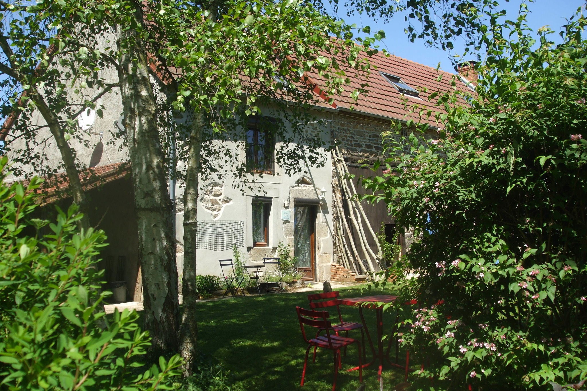 Belle maison de vacances avec jardin à Pionsat, Auvergne