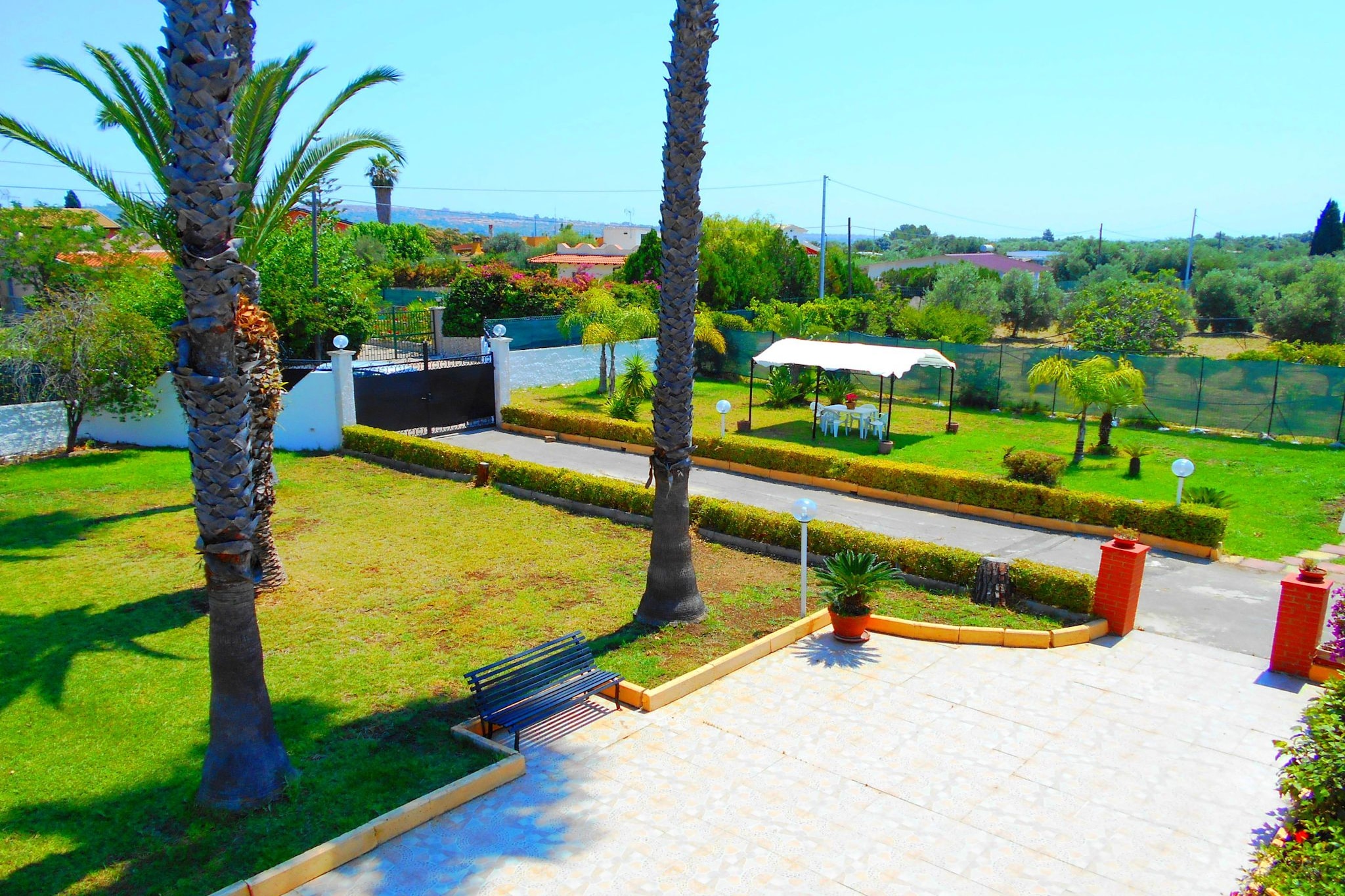 Villa Nuzzo-Garten Sommer