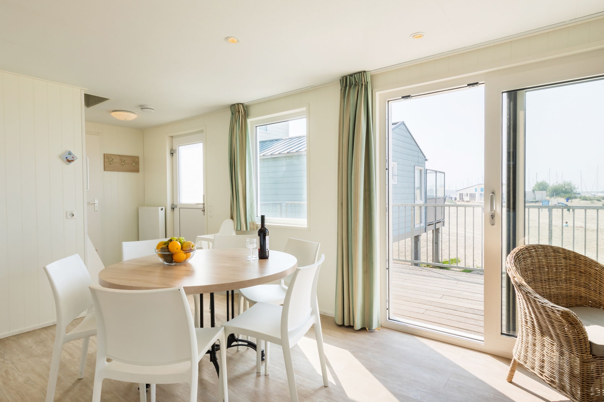 Unique beach house with dishwasher and beautiful view, in a holiday park
