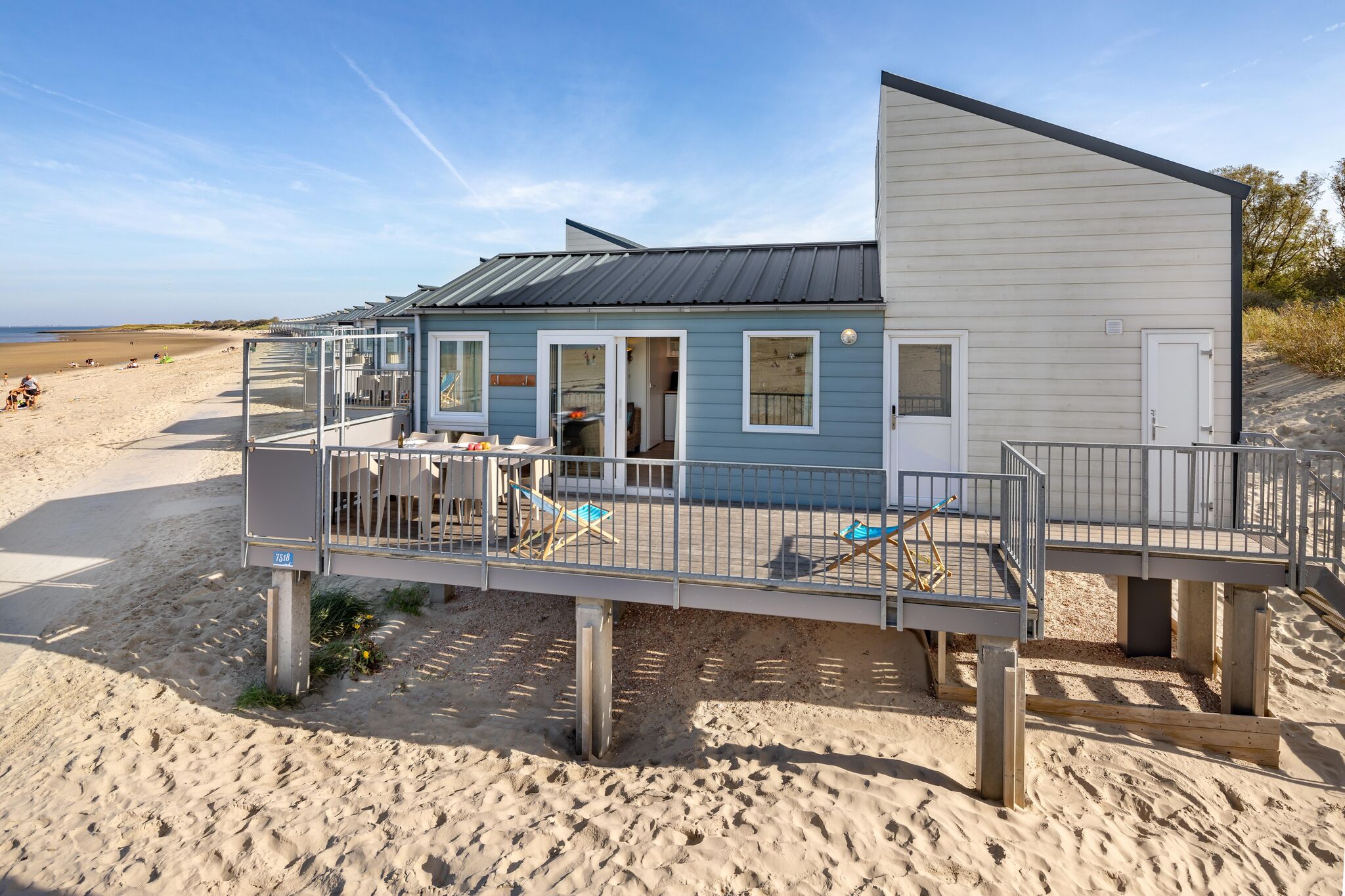 Strandhaus mit Geschirrspüler und schöner Aussicht, in einem Ferienpark