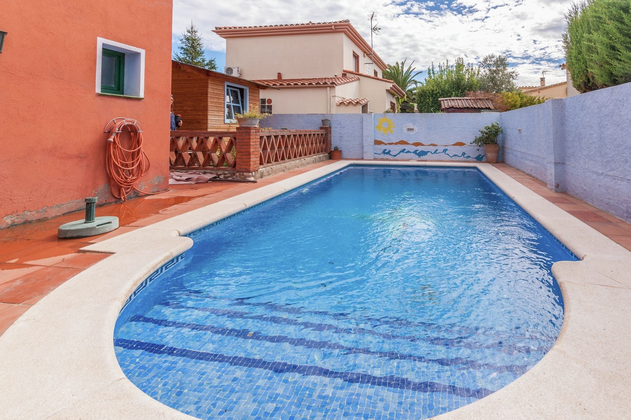 Gemütliches Ferienhaus in St. Pere Pescador mit Schwimmbad