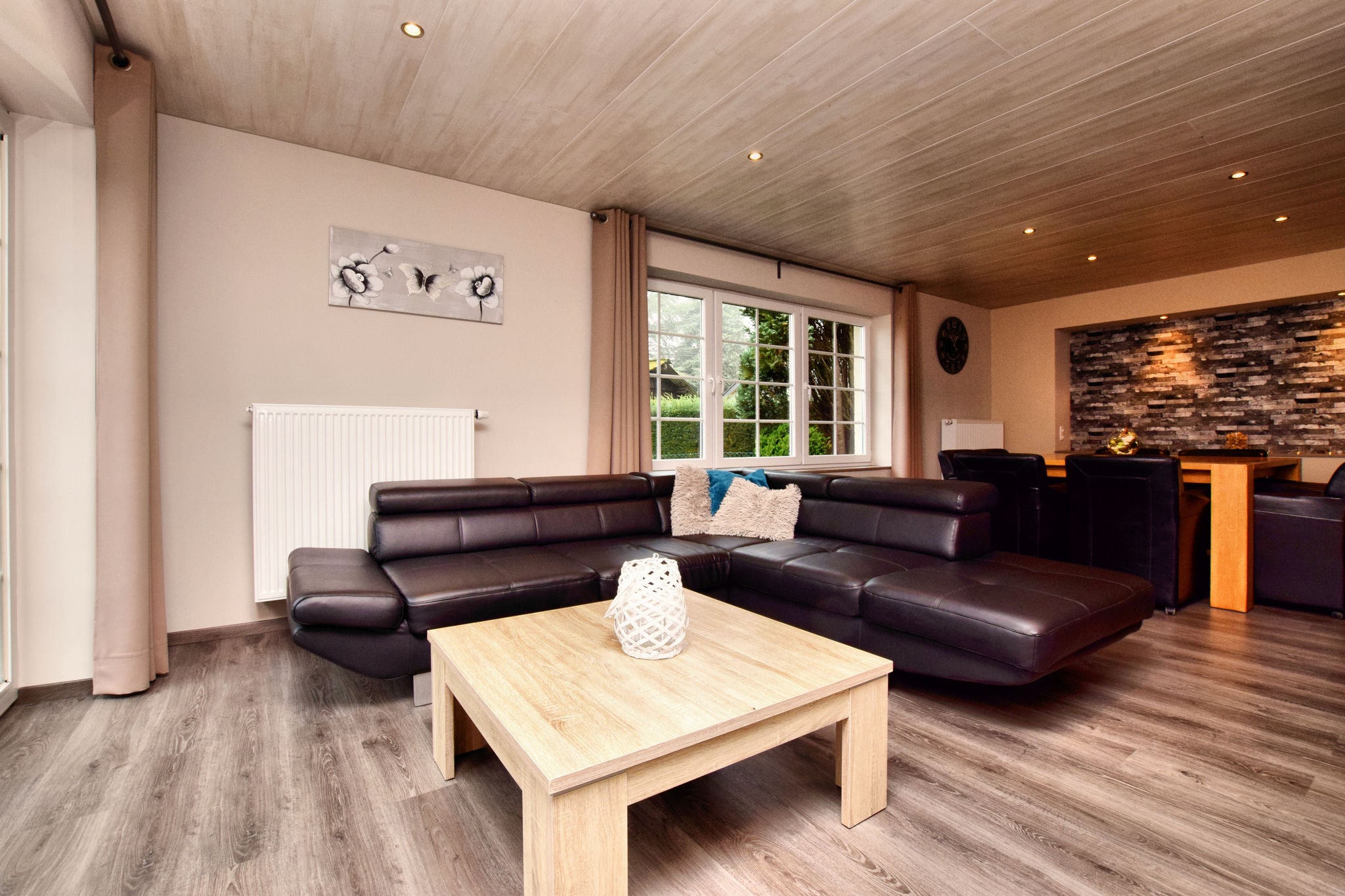 Modern vakantiehuis in La Roche-en-Ardenne met een indoor wellness