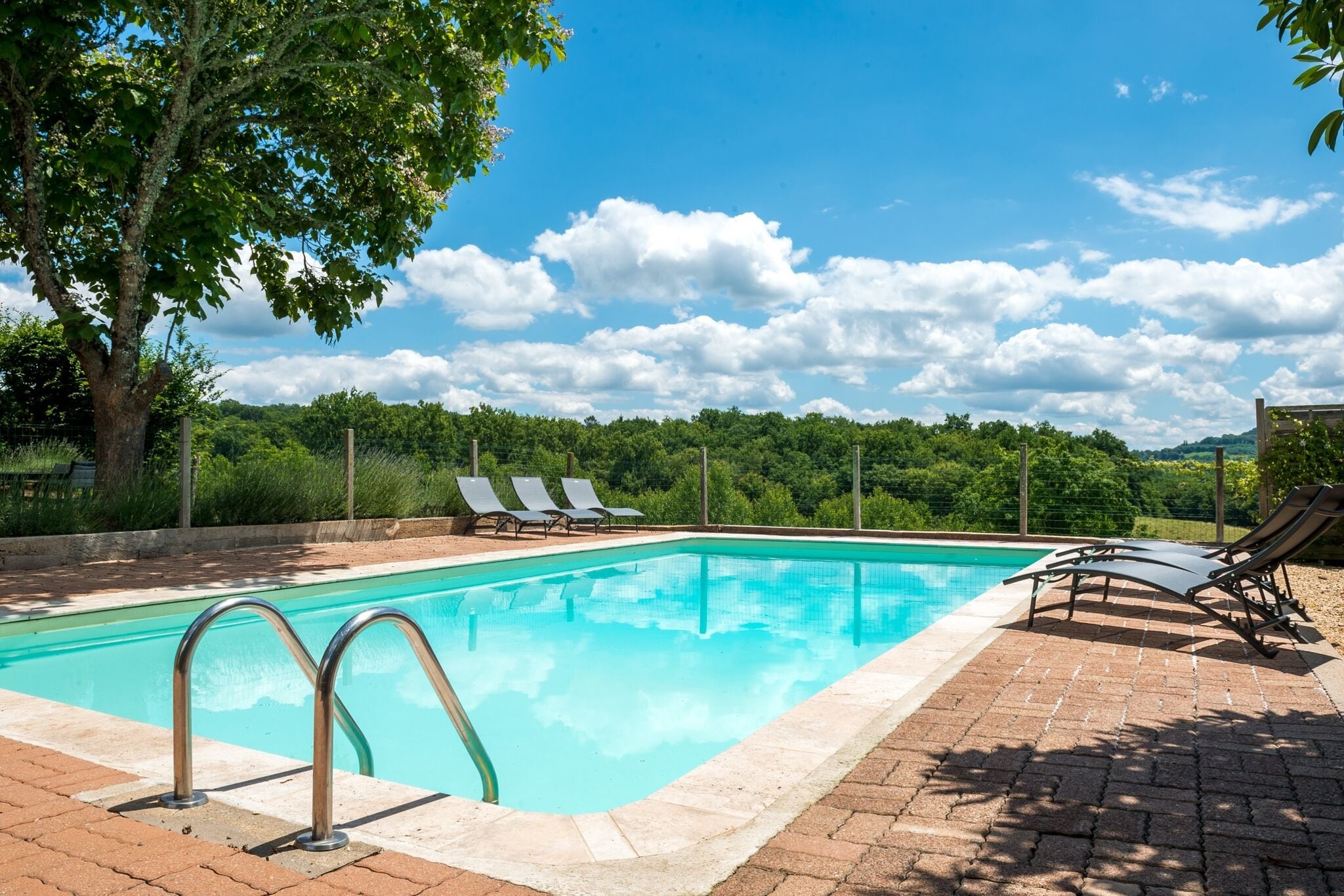Maison de vacances au calme avec piscine privée à Teillots