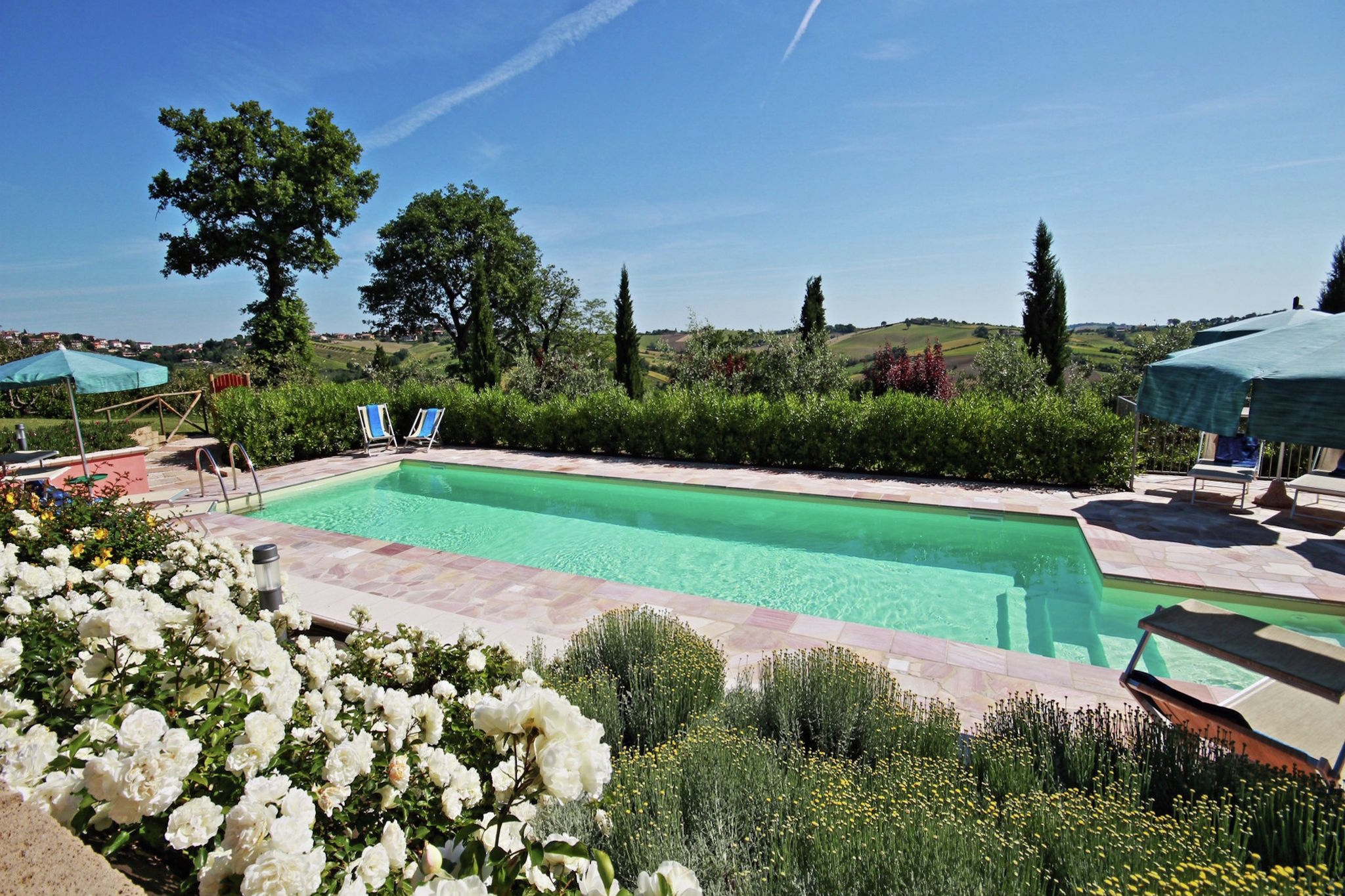 Villa confortable à Mondavio avec piscine