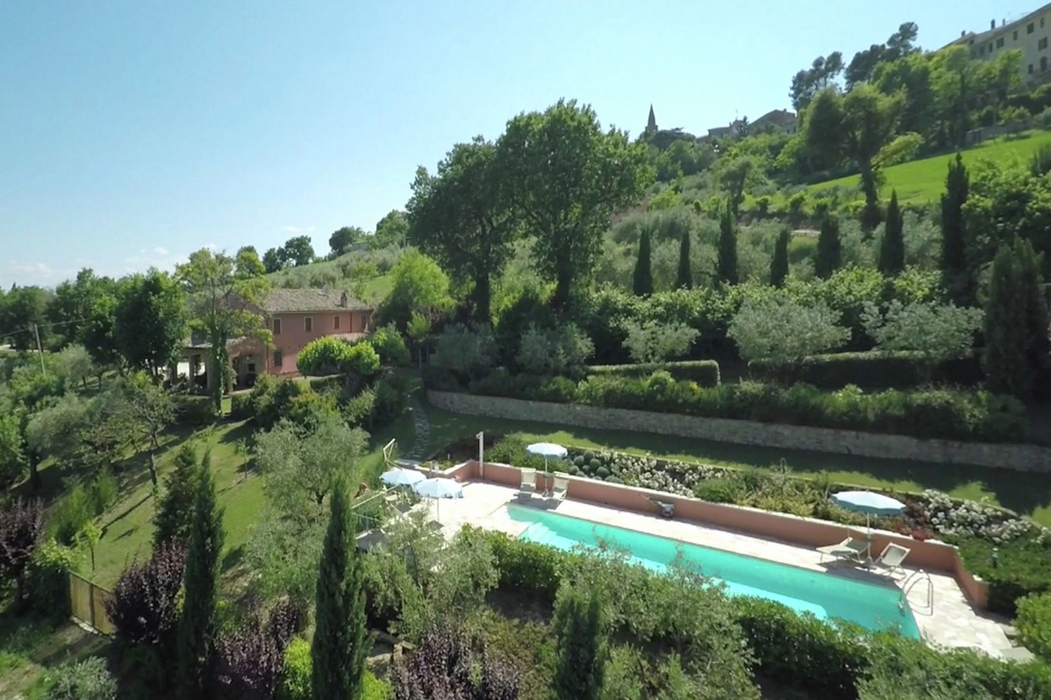 Villa met privézwembad en tuin in de heuvels dichtbij Mondavio