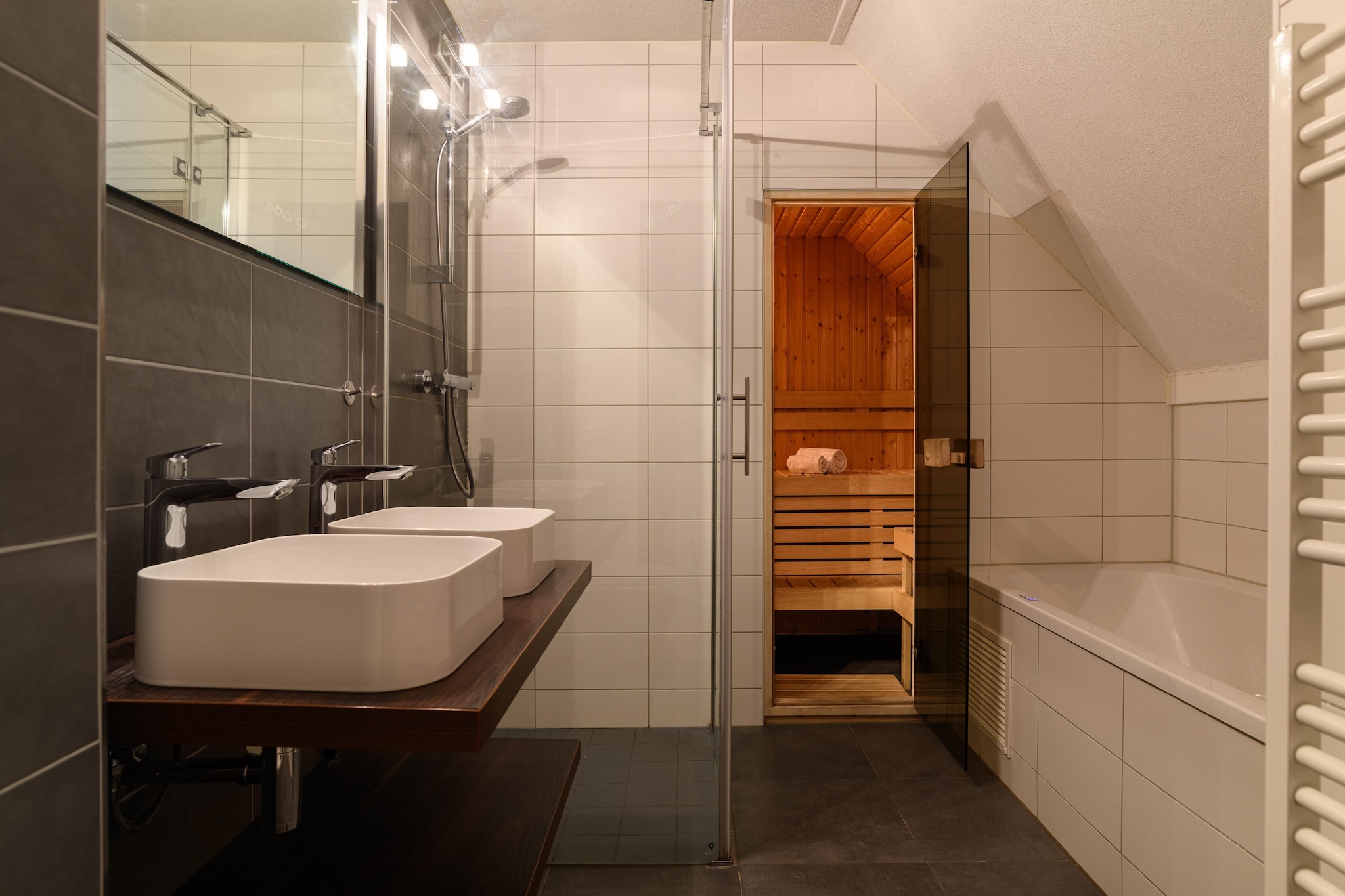 Resort Maastricht 2-Bathroom