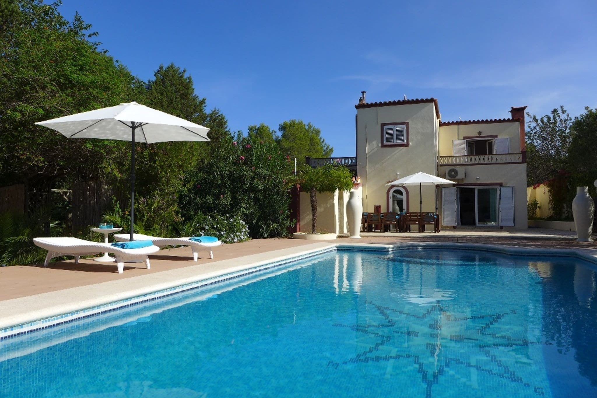 Een heerlijke villa voor 6 personen dicht bij Ibiza