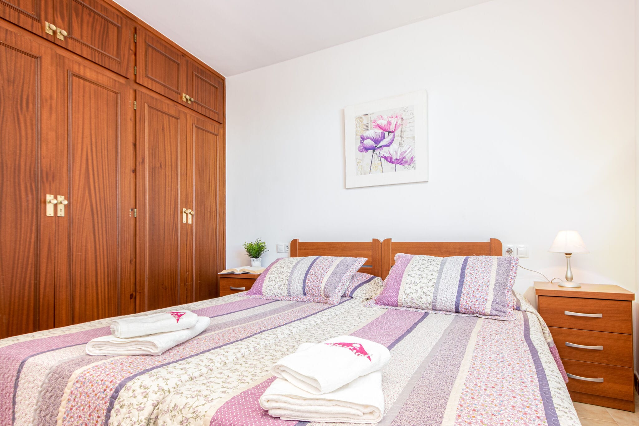 Cozy apartment with wifi near the sandy beach Nova in Roses, Spain