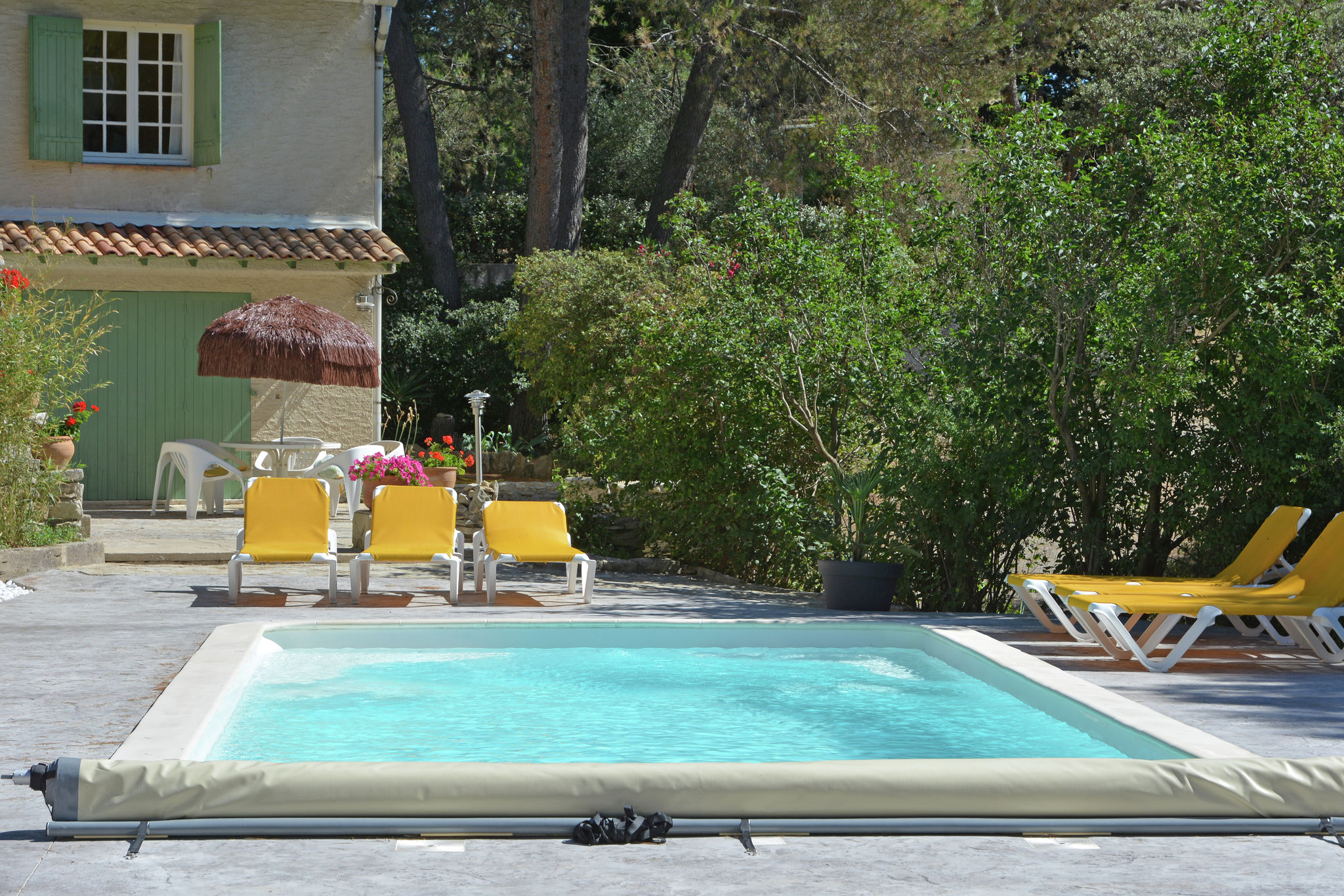 Paisible villa à Beaucaire au sud de la France, avec piscine