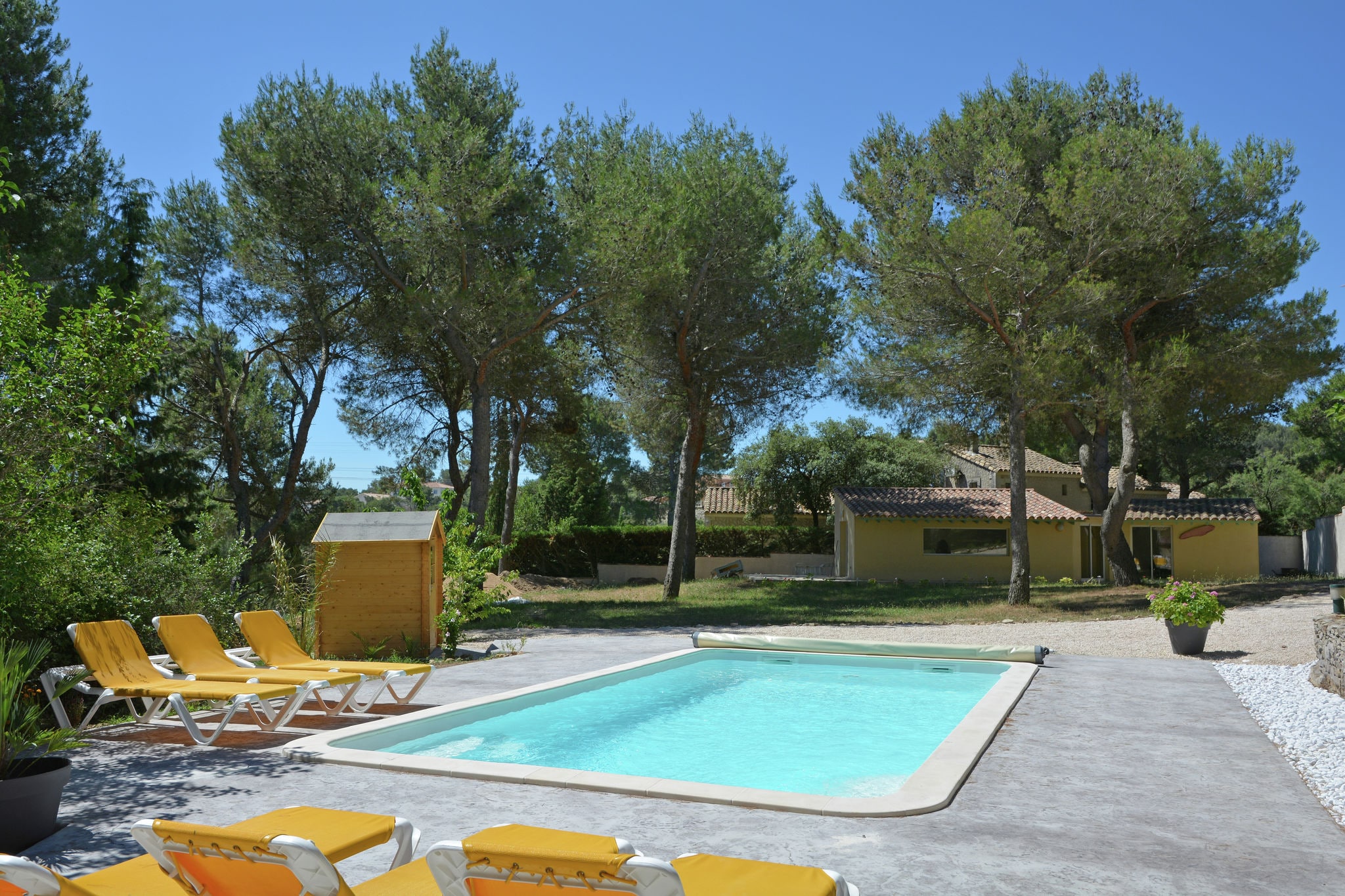 Ruhige Villa mit Swimmingpool in Beaucaire, Südfrankreich