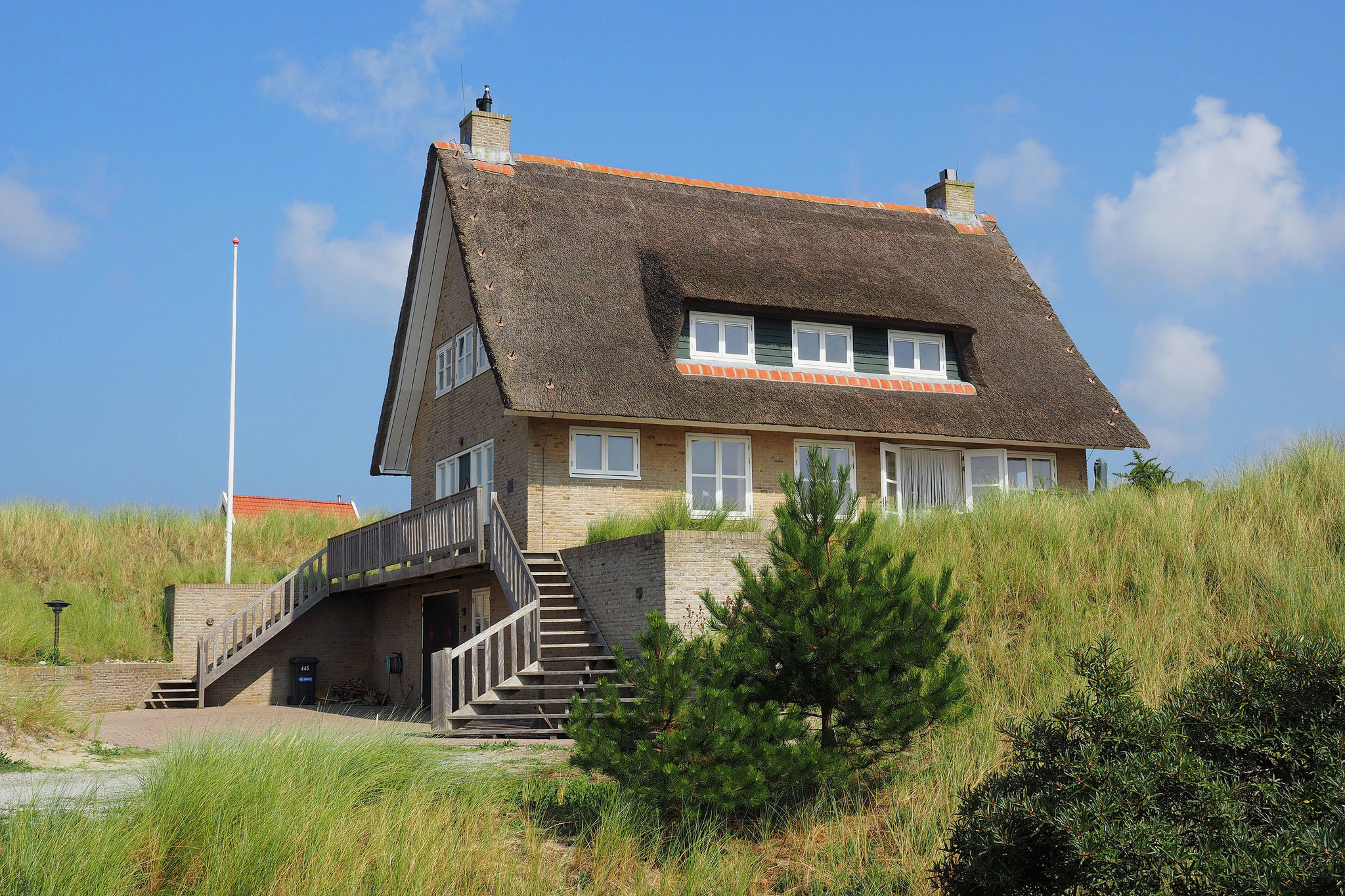Beautiful villa on Terschelling in the dunes, 150 meters away