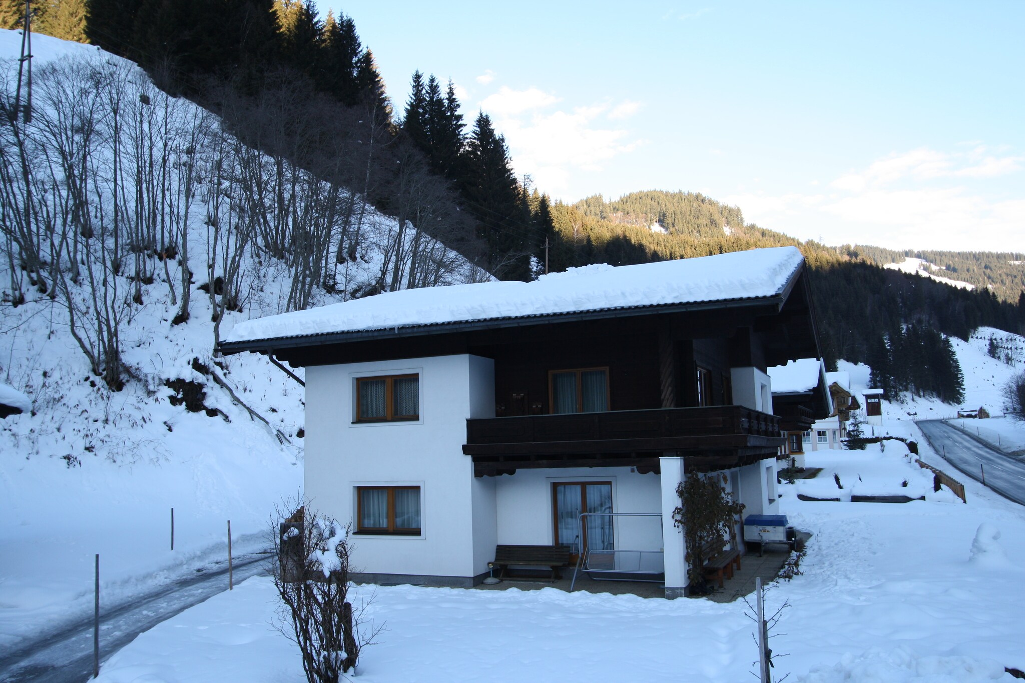 Located in Dienten am Hochkönig, this spacious apartment is perfect for a weekend getaway. It can accommodate up to 7 guests and has 3 bedrooms. This property is centrally located between the well-known skiing areas of Saalbach-Hinterglemm, Flachau and Bad Gastein making it a haven for the ski lovers.
The forest is 100 m from the apartment. The nearest restaurant is only 1 km from the stay if you would like to try some local delicacies. The local grocery stores are 1 km from the stay. Ski lift is at 1 km and Hochkönig ski area is also nearby.
A large kitchen with a wood cooker, cooker, oven and a refrigerator are available for you to use. Parking is provided in the premises. Central heating is available for your convenience. ChildrenÂ’s bed is available for the kids. Storage is also provided in the apartment.
Guests can check-in from 3-6 PM whereas check-out timings are from 8-10 AM.