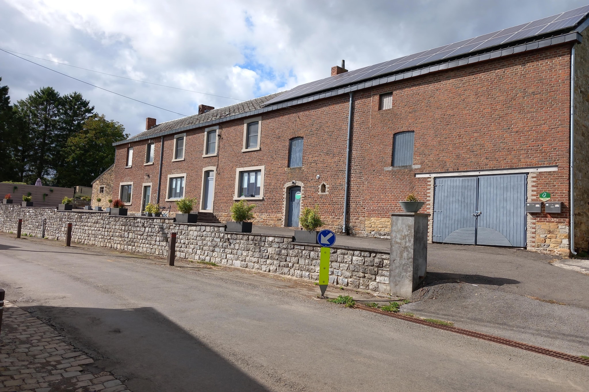 La Maison à la Piscine-Buitenkant zomer
