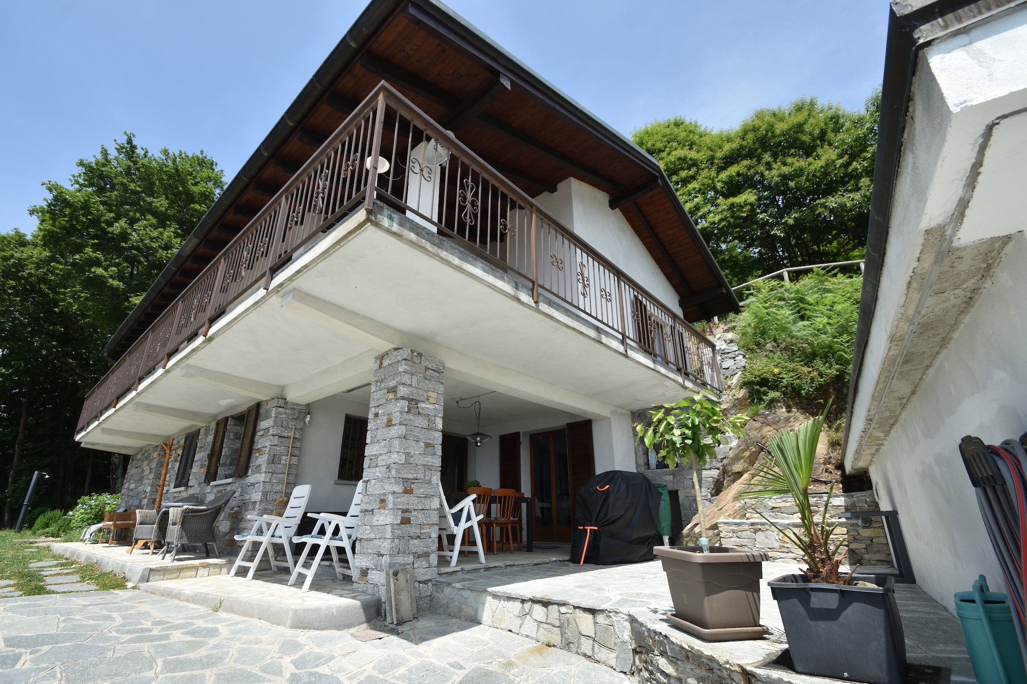 Casa Antonia-Buitenkant zomer