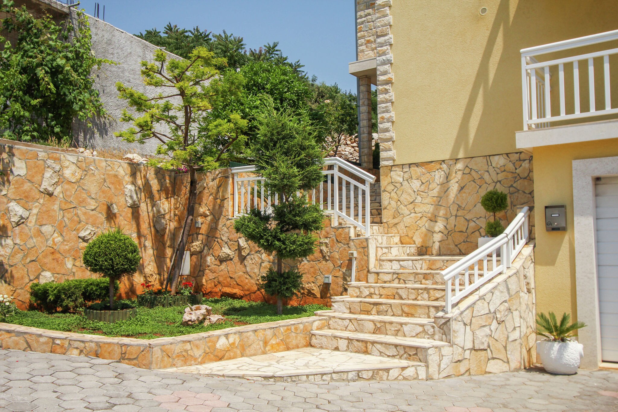 Eine dynamische Ferienwohnung mit Meerblick in Trogir