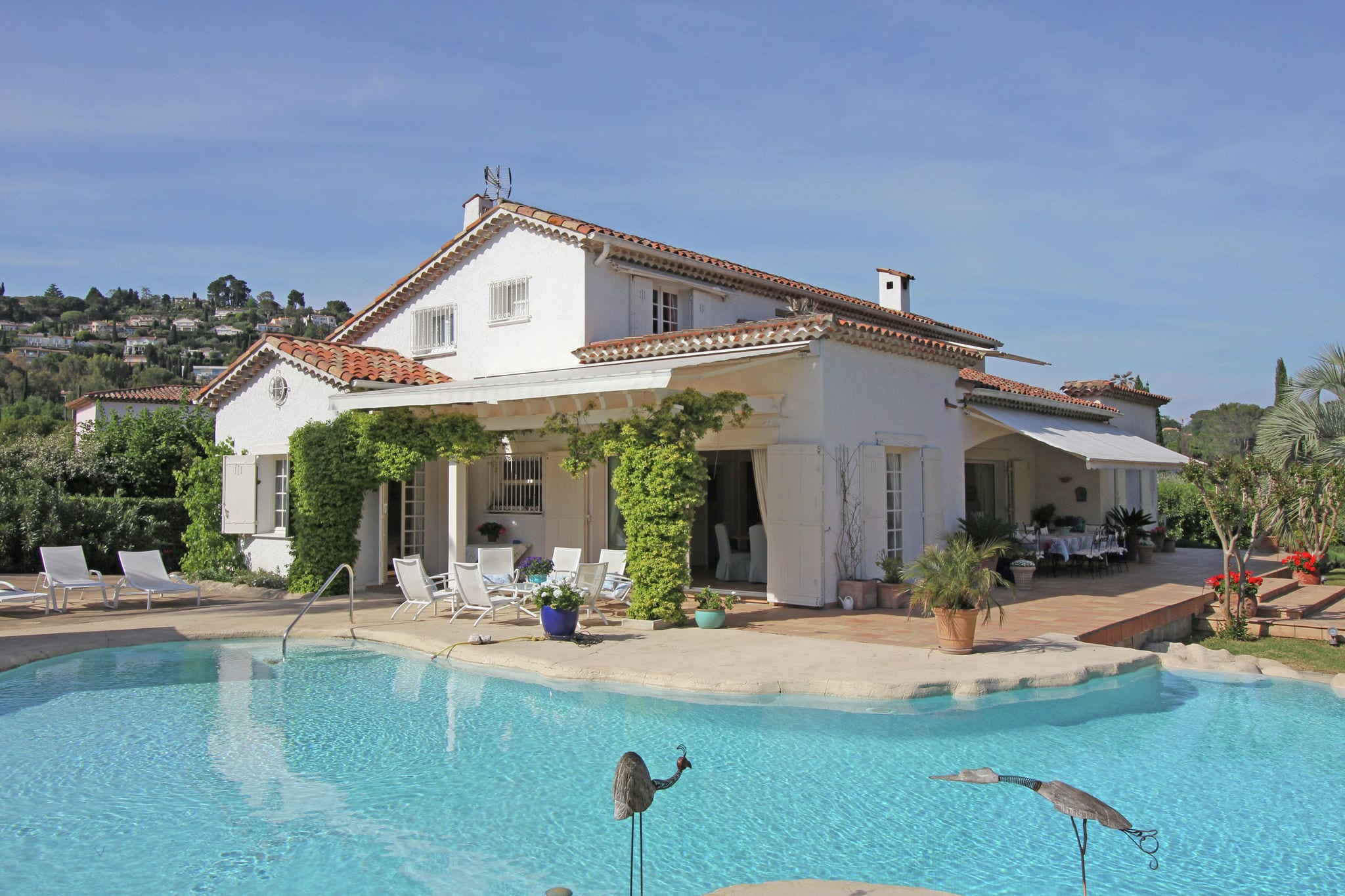 Splendid Villa in Mougins with Jacuzzi &  Pool