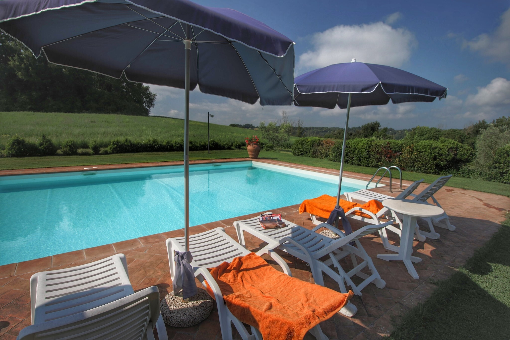 Ferme de charme à Proceno avec piscine