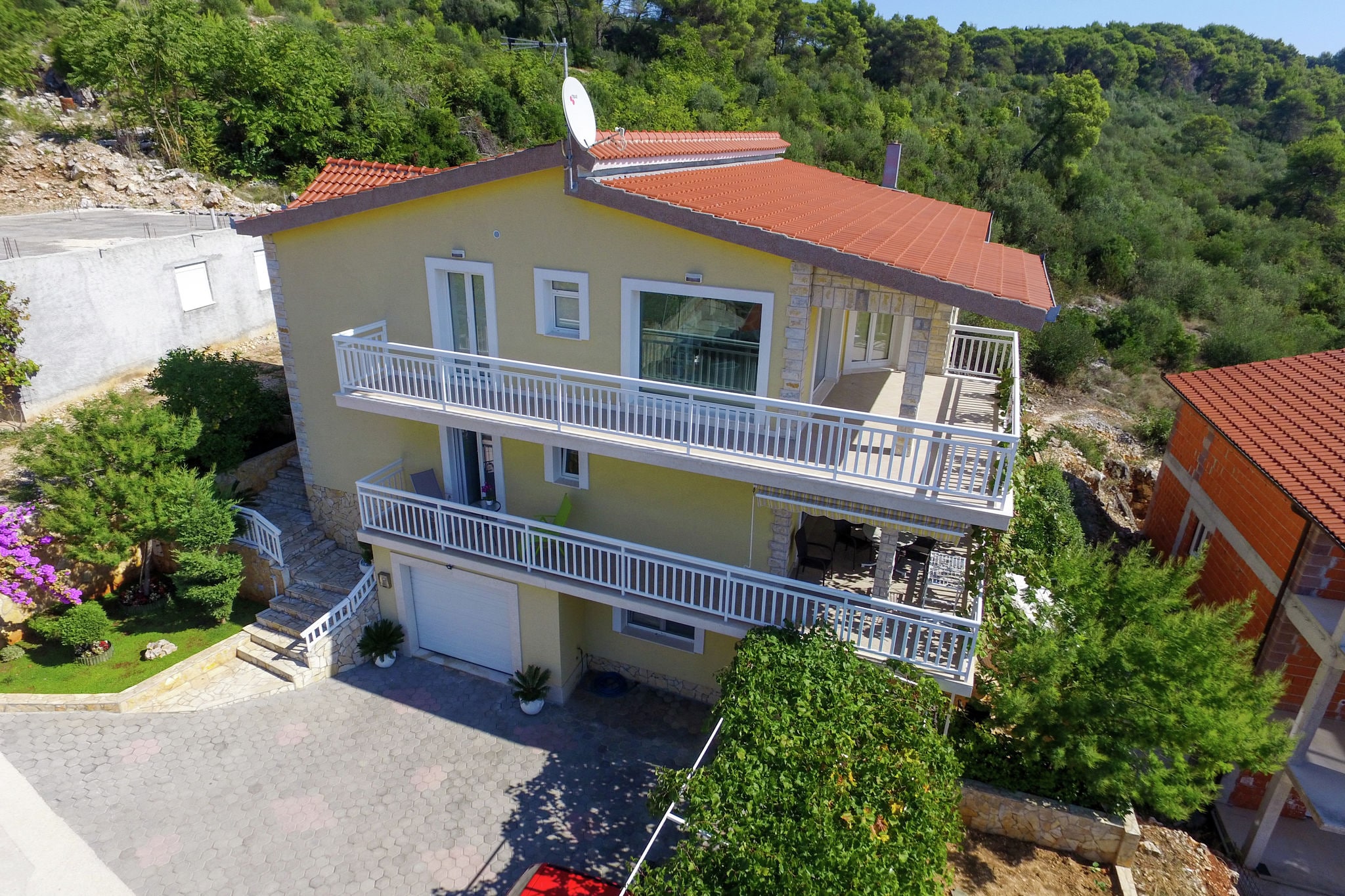 Un charmant appartement près de la mer à Trogir