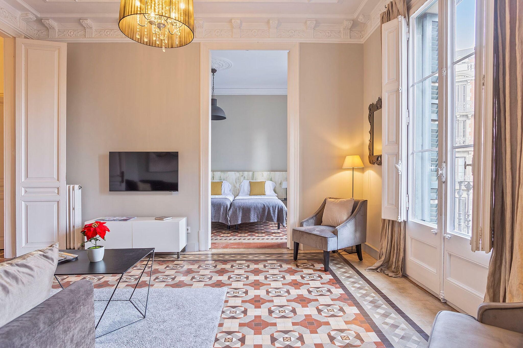 Luxe appartement voor 9 personen totaal gerenoveerd in het centrum van Barcelona