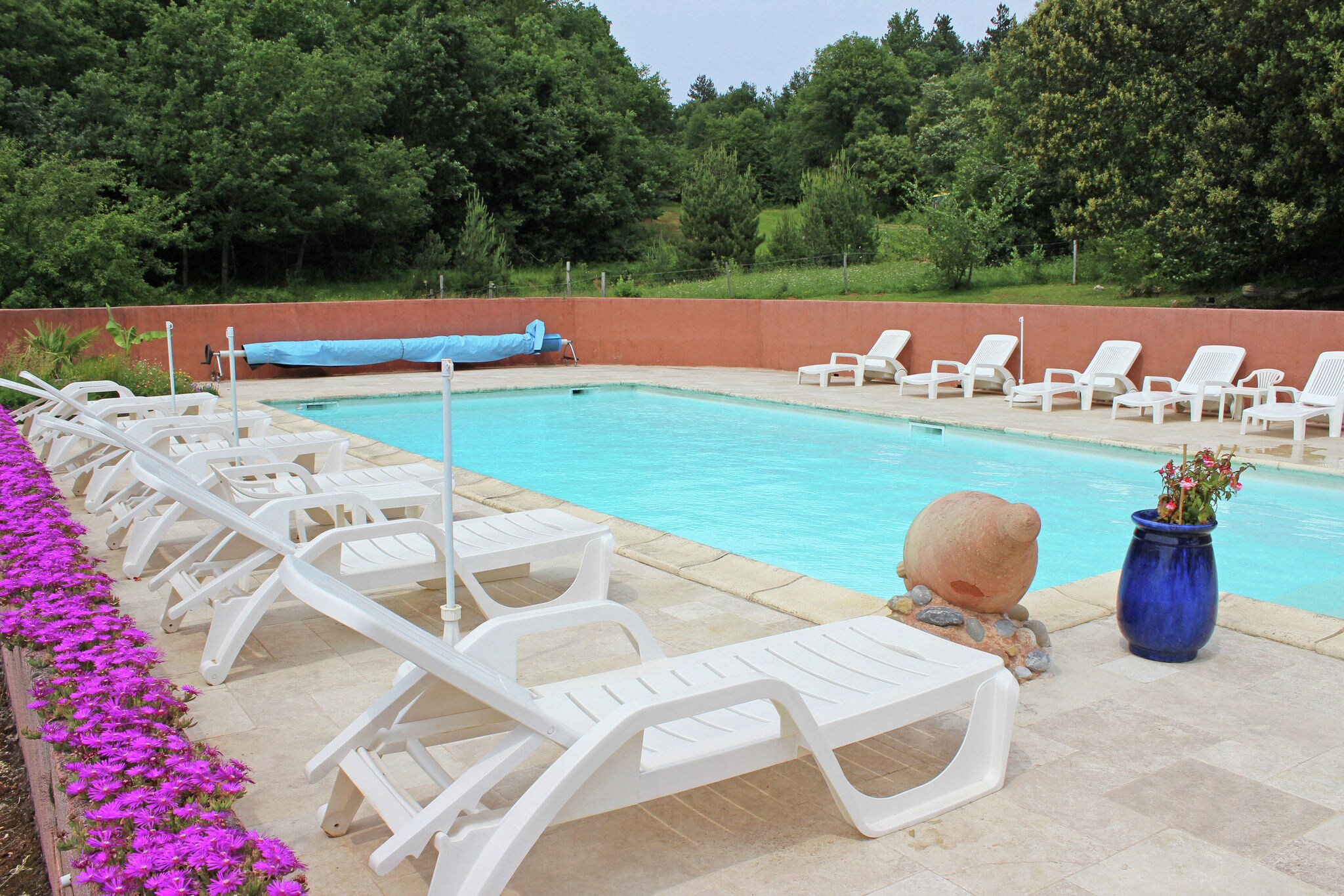 Maison de vacances paisible à Arques avec piscine