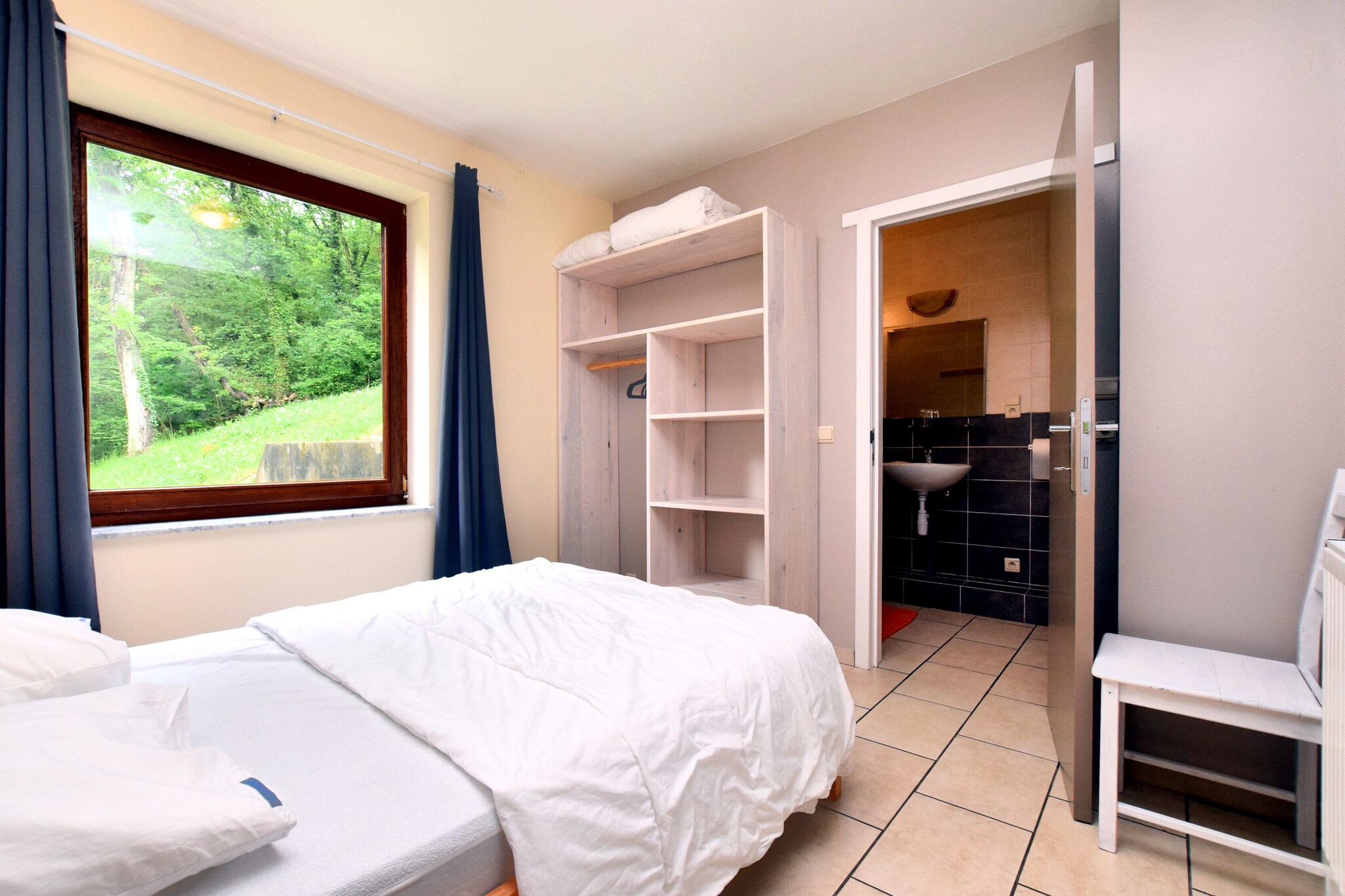 Vakantiehuis Beauraing max. 16 personen 3 huisdieren 6 slaapkamers sauna #33